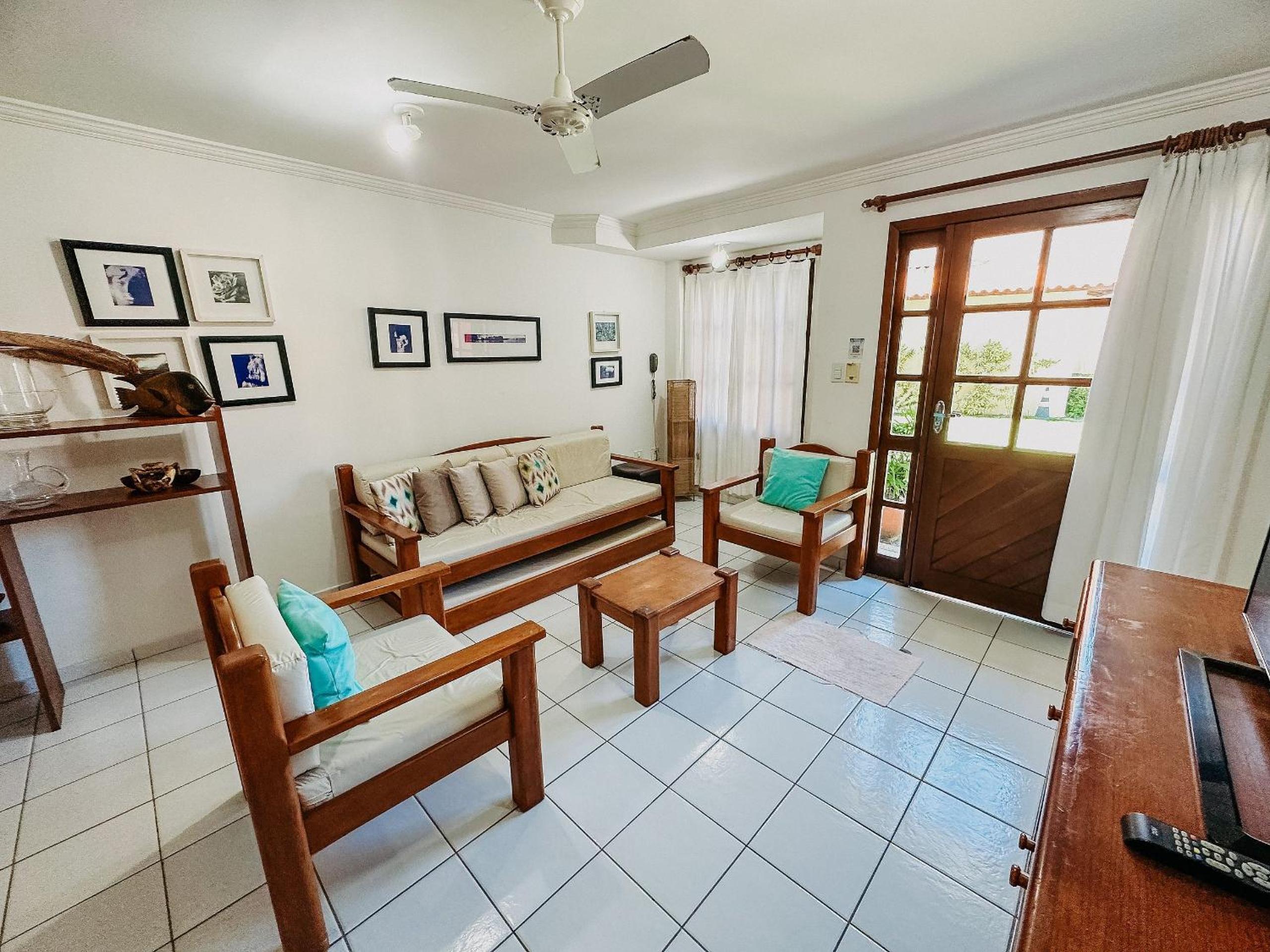 Casas com 2 ou 3 suítes no Residencial Jerusalem 2,frente mar em Coroa Vermelha (BA), condomíonio com piscina, sauna e portaria 24hrs atravessou a rua está