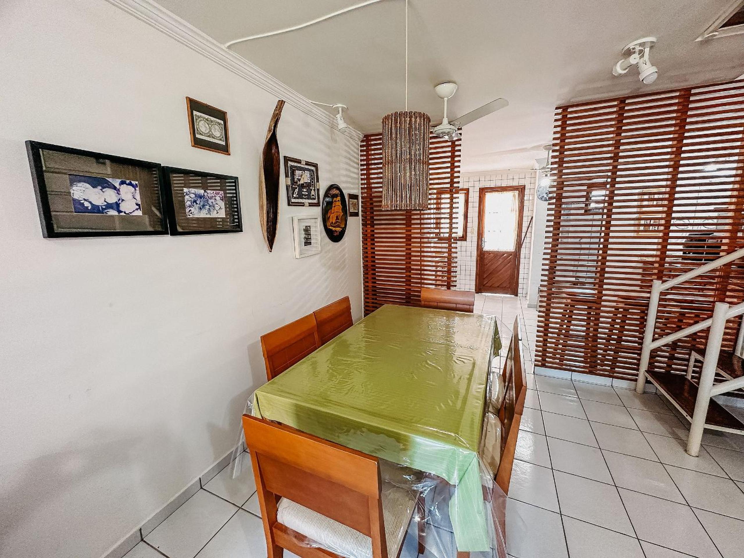 Casas com 2 ou 3 suítes no Residencial Jerusalem 2,frente mar em Coroa Vermelha (BA), condomíonio com piscina, sauna e portaria 24hrs atravessou a rua está