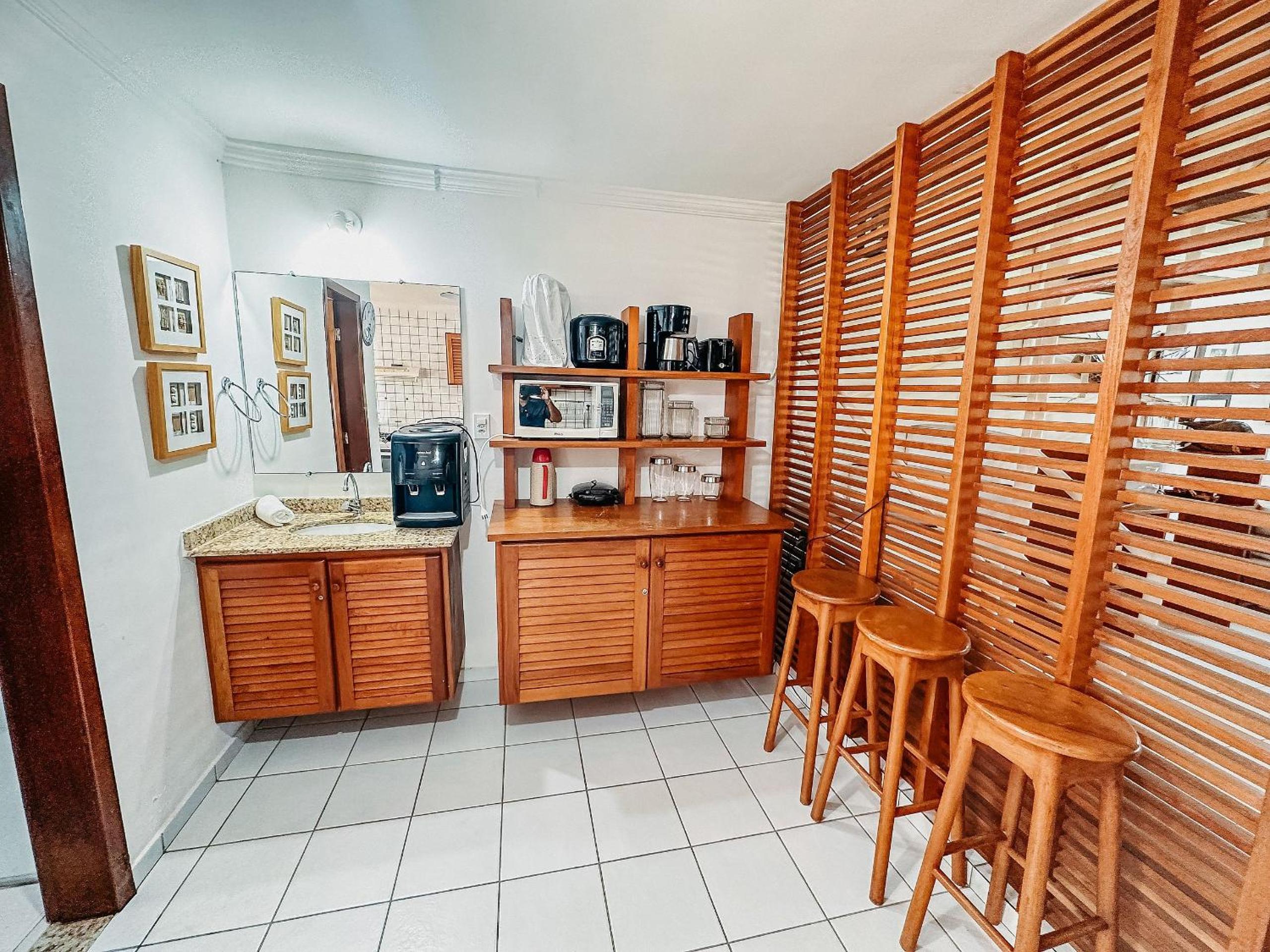 Casas com 2 ou 3 suítes no Residencial Jerusalem 2,frente mar em Coroa Vermelha (BA), condomíonio com piscina, sauna e portaria 24hrs atravessou a rua está