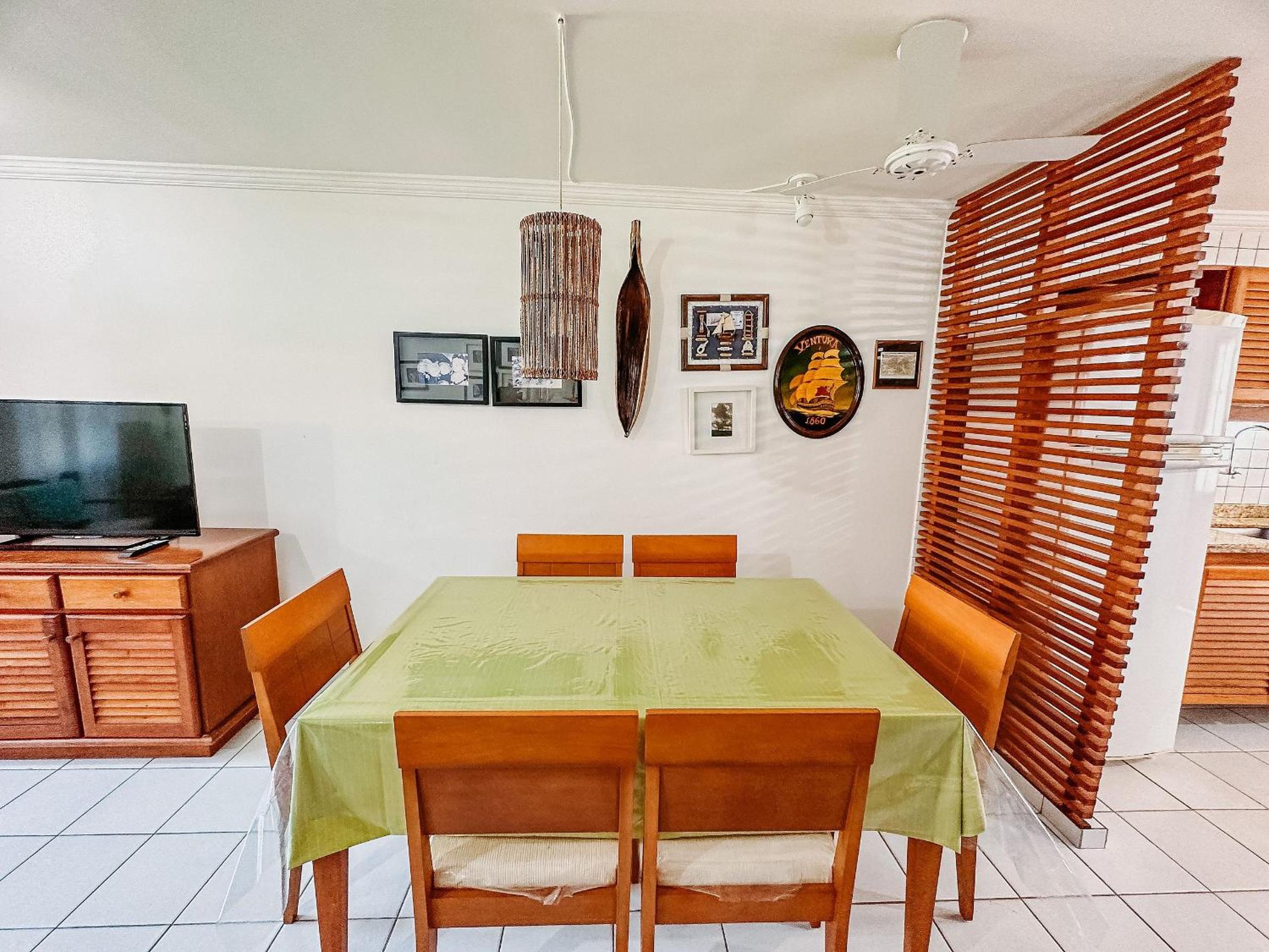 Casas com 2 ou 3 suítes no Residencial Jerusalem 2,frente mar em Coroa Vermelha (BA), condomíonio com piscina, sauna e portaria 24hrs atravessou a rua está