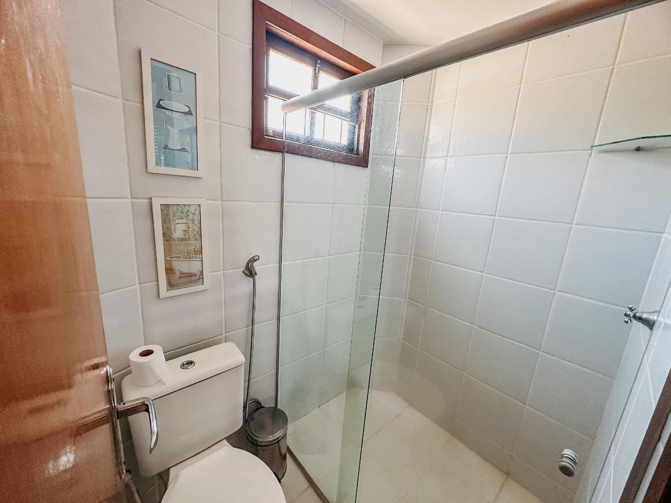 Casas com 2 ou 3 suítes no Residencial Jerusalem 2,frente mar em Coroa Vermelha (BA), condomíonio com piscina, sauna e portaria 24hrs atravessou a rua está
