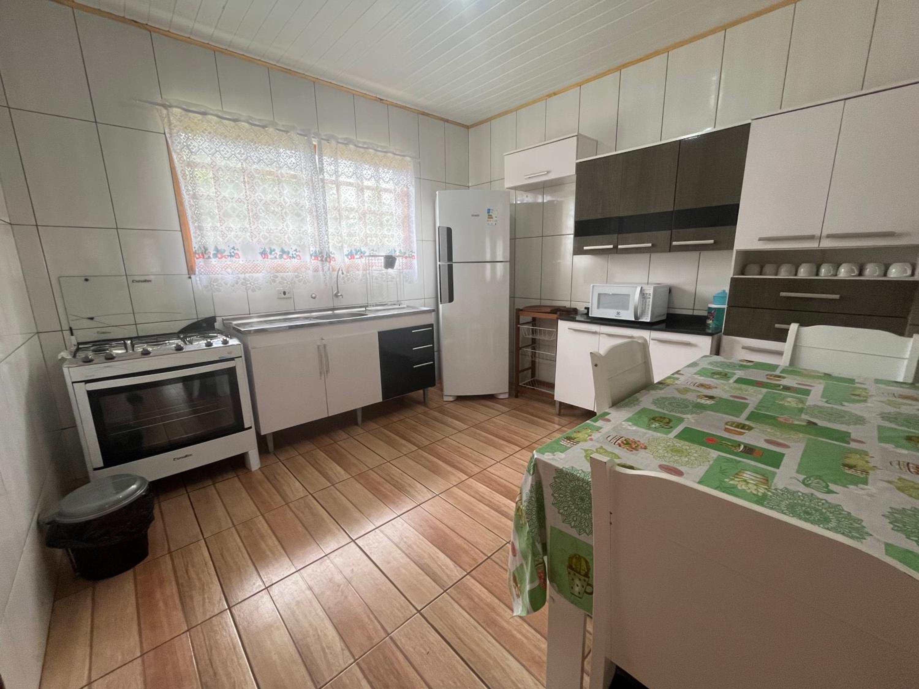 Casa ampla com vista, fogo de chão, área gourmet - 16 min do Capivari