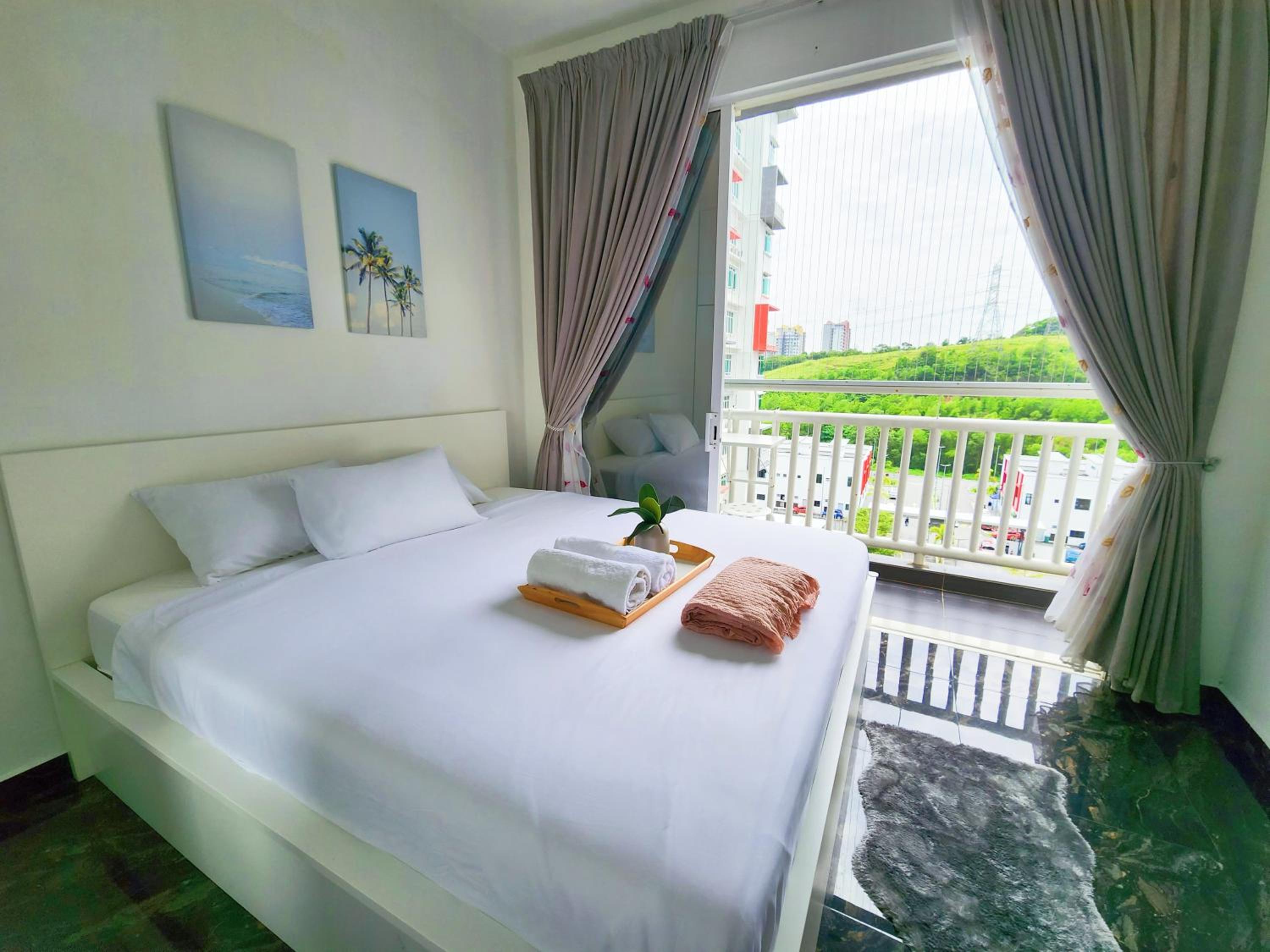 KLIA 7th Floor Pool View 4 Rooms Suite photo 3