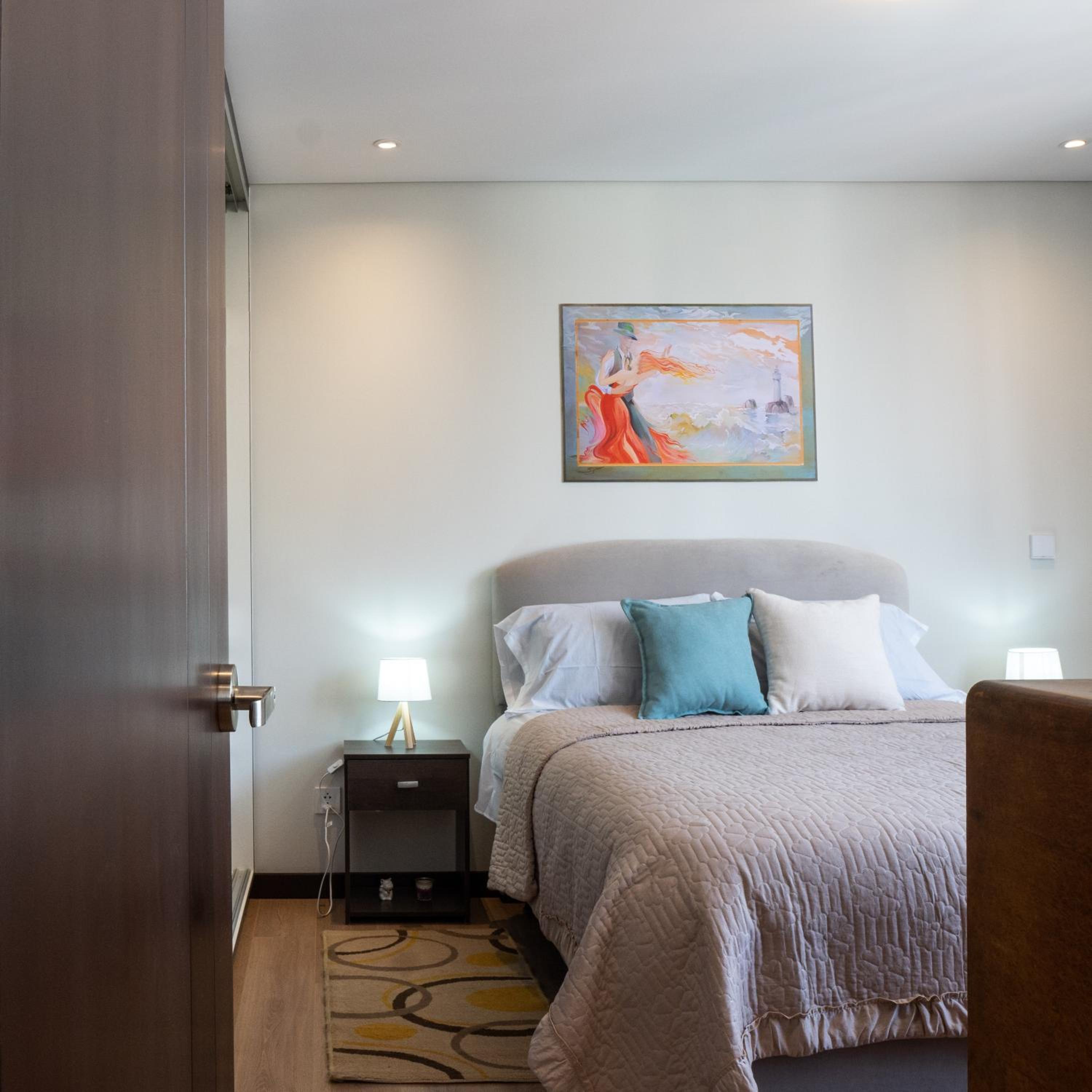 Sky Suites - City Center First Class Apartment