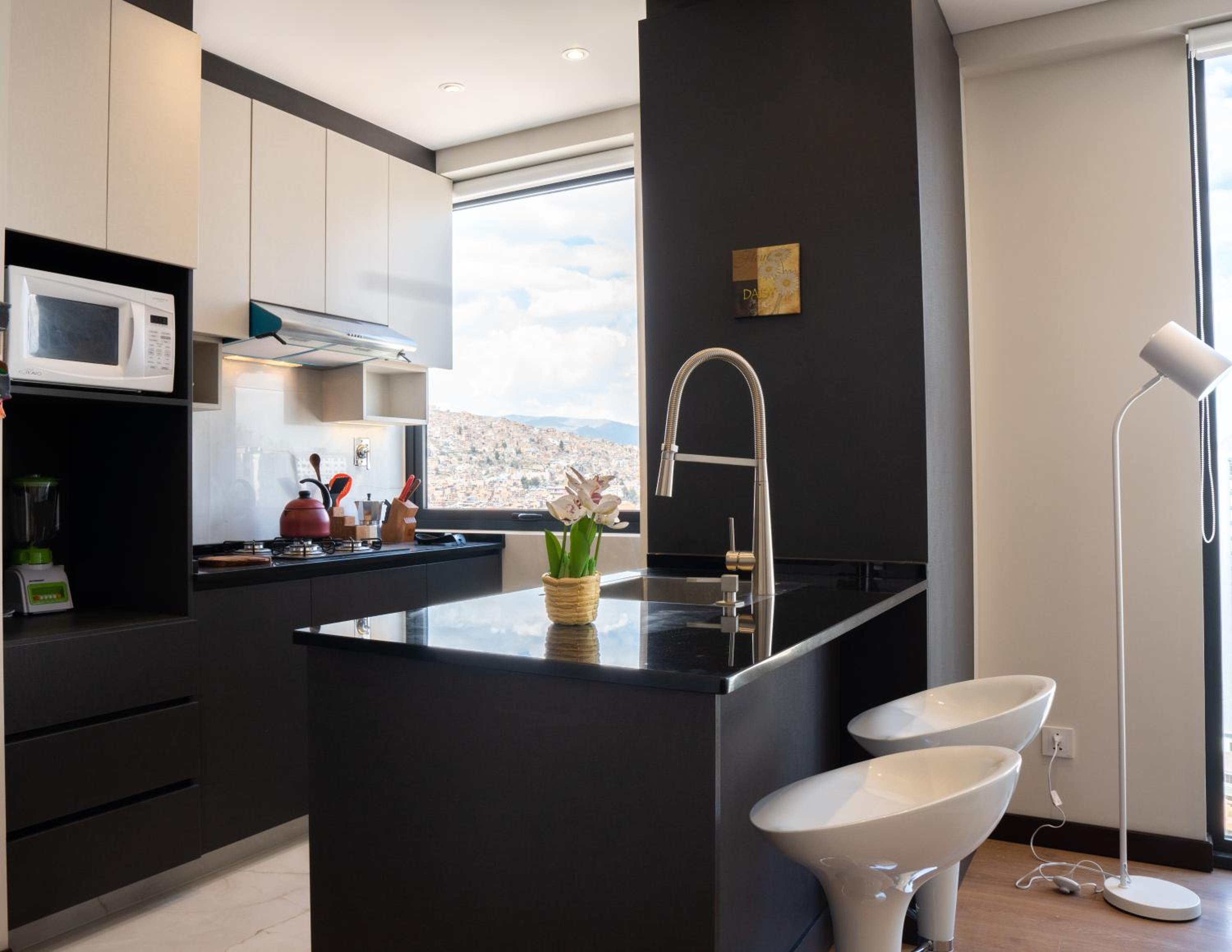 Sky Suites - City Center First Class Apartment