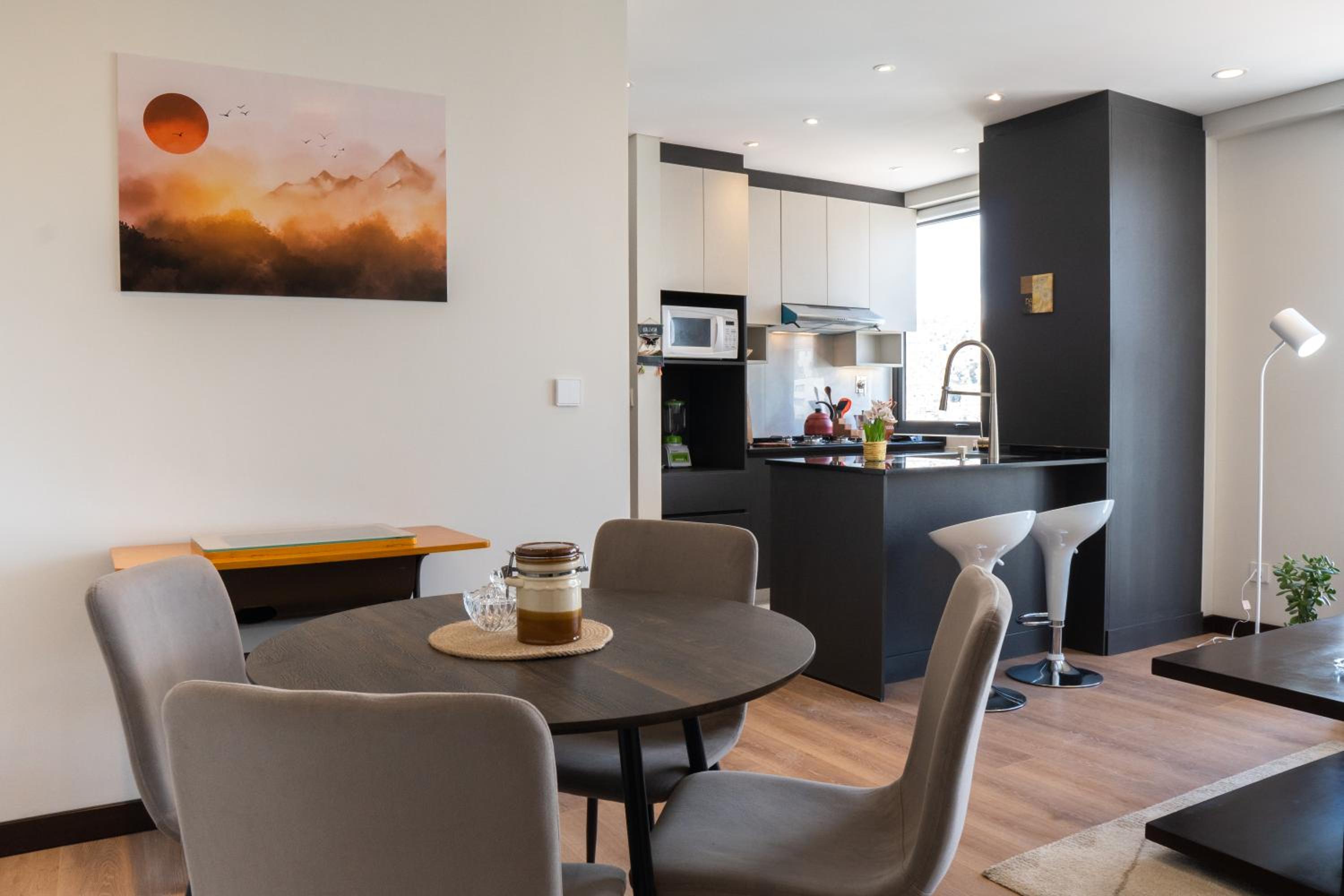 Sky Suites - City Center First Class Apartment