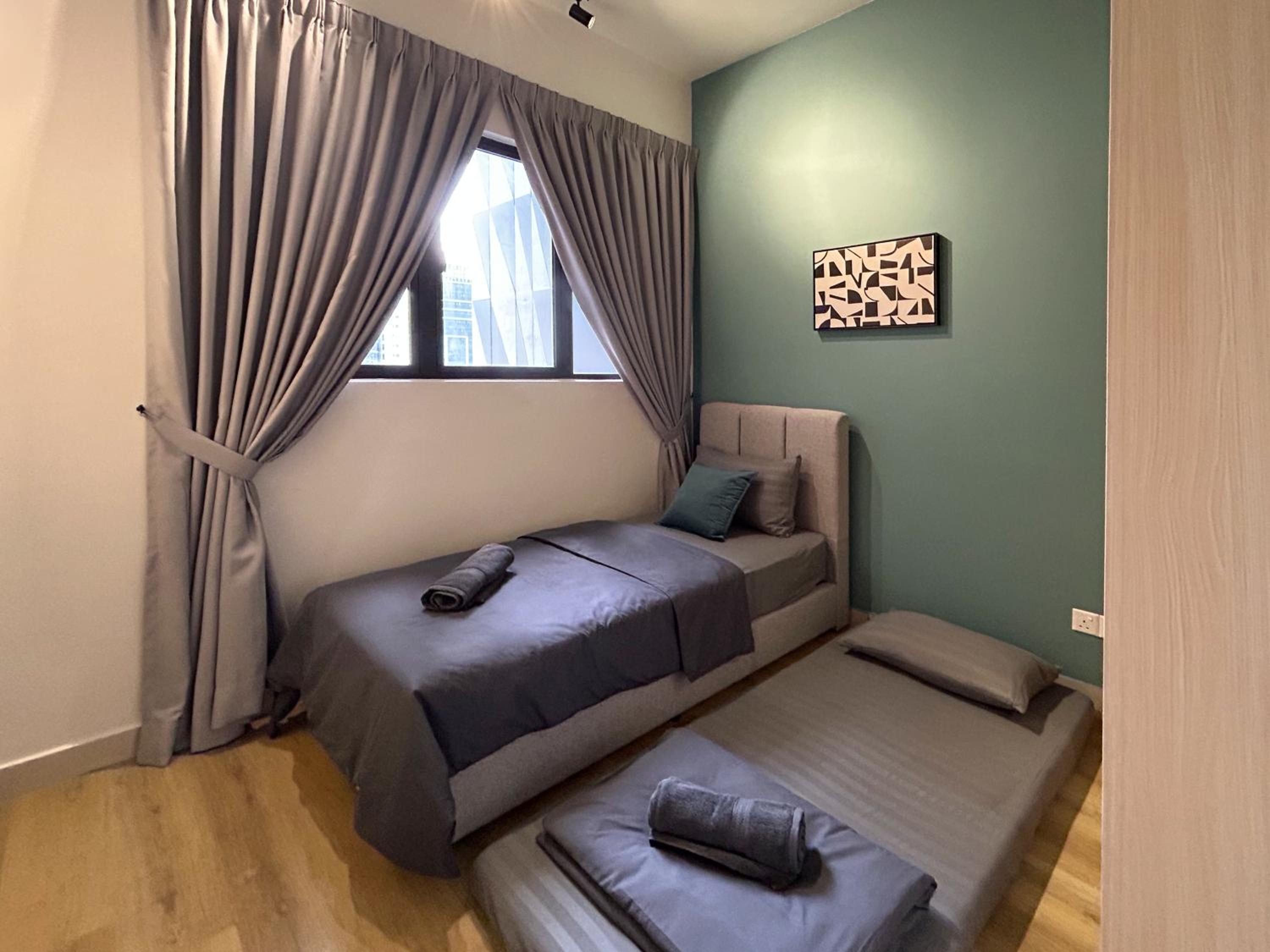 Trion KL High floor Corner Unit Free Parking Near TRX KL Centre and MRT