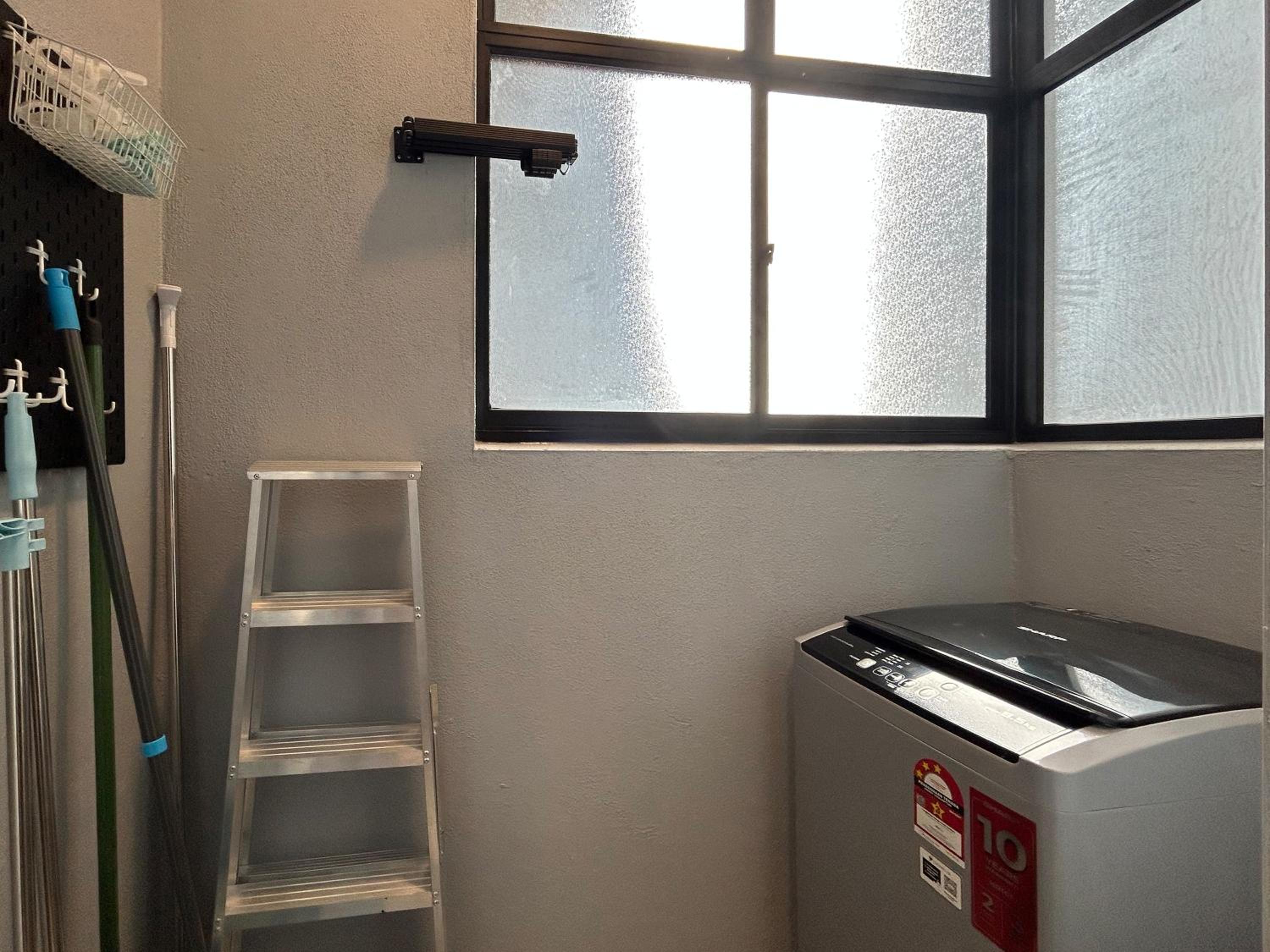 Trion KL High floor Corner Unit Free Parking Near TRX KL Centre and MRT