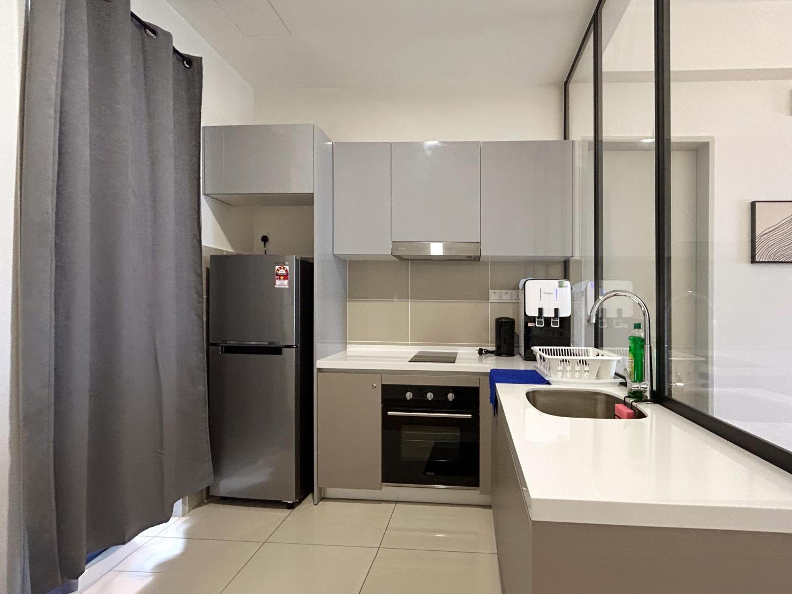 Trion KL High floor Corner Unit Free Parking Near TRX KL Centre and MRT