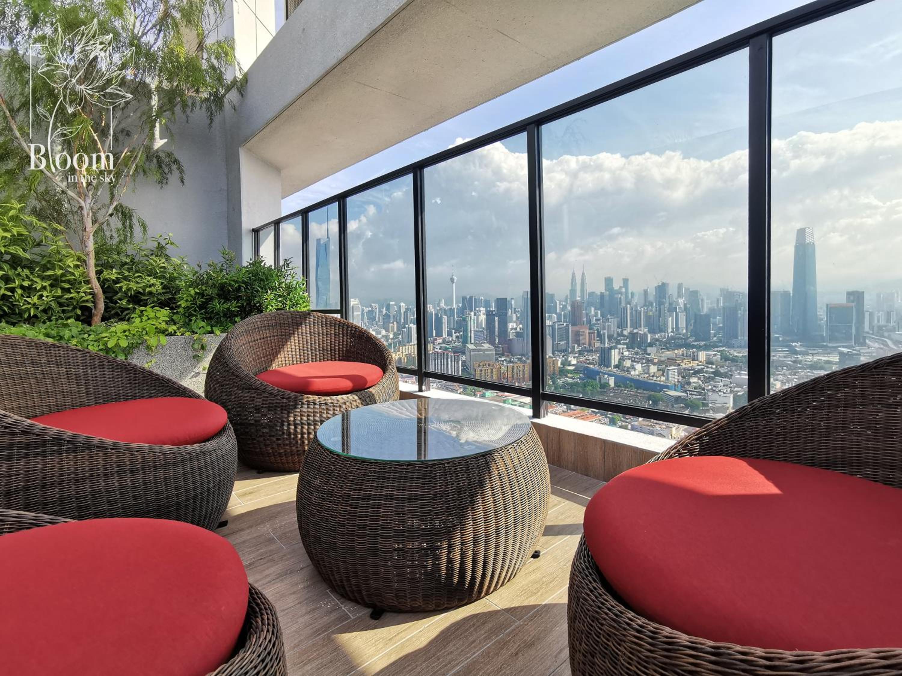 Trion KL High floor Corner Unit Free Parking Near TRX KL Centre and MRT