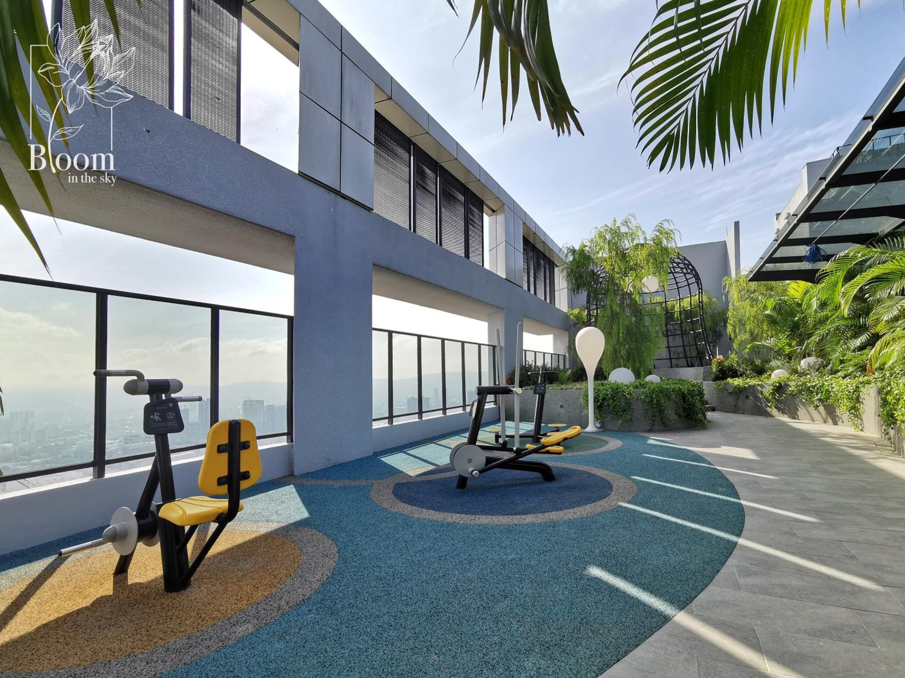 Trion KL High floor Corner Unit Free Parking Near TRX KL Centre and MRT