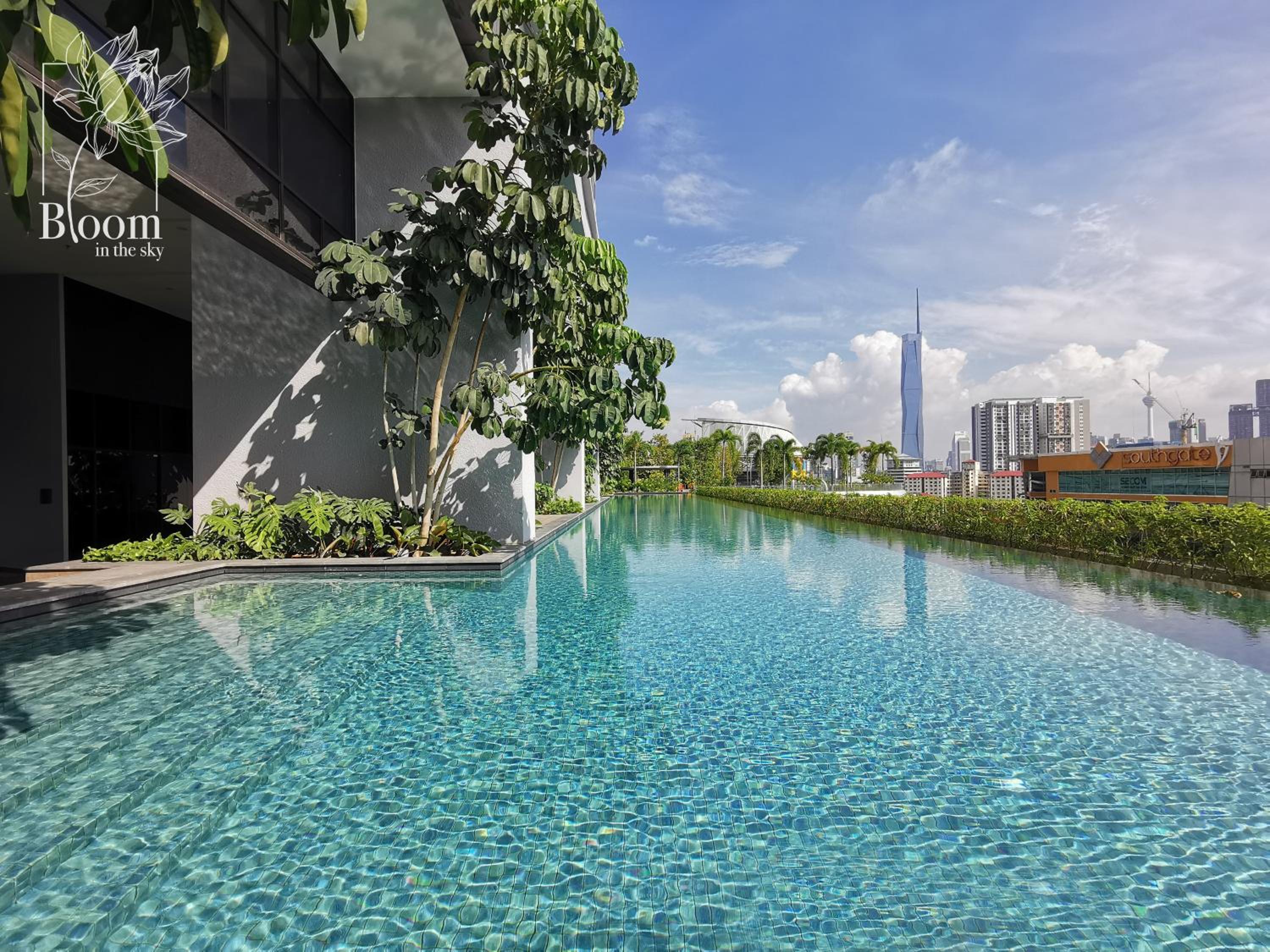 Trion KL High floor Corner Unit Free Parking Near TRX KL Centre and MRT