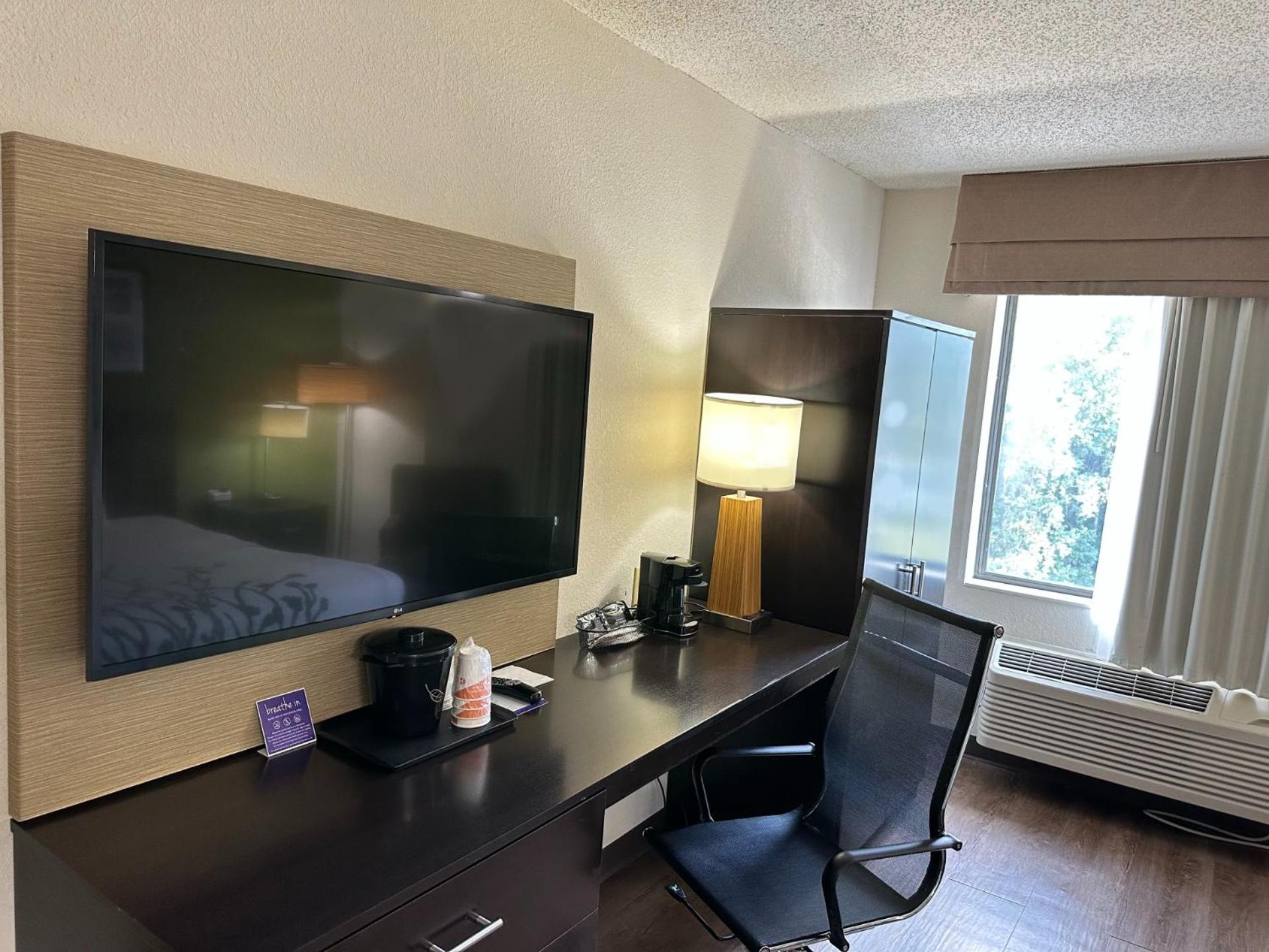 Sleep Inn & Suites Near Columbus - State University Area