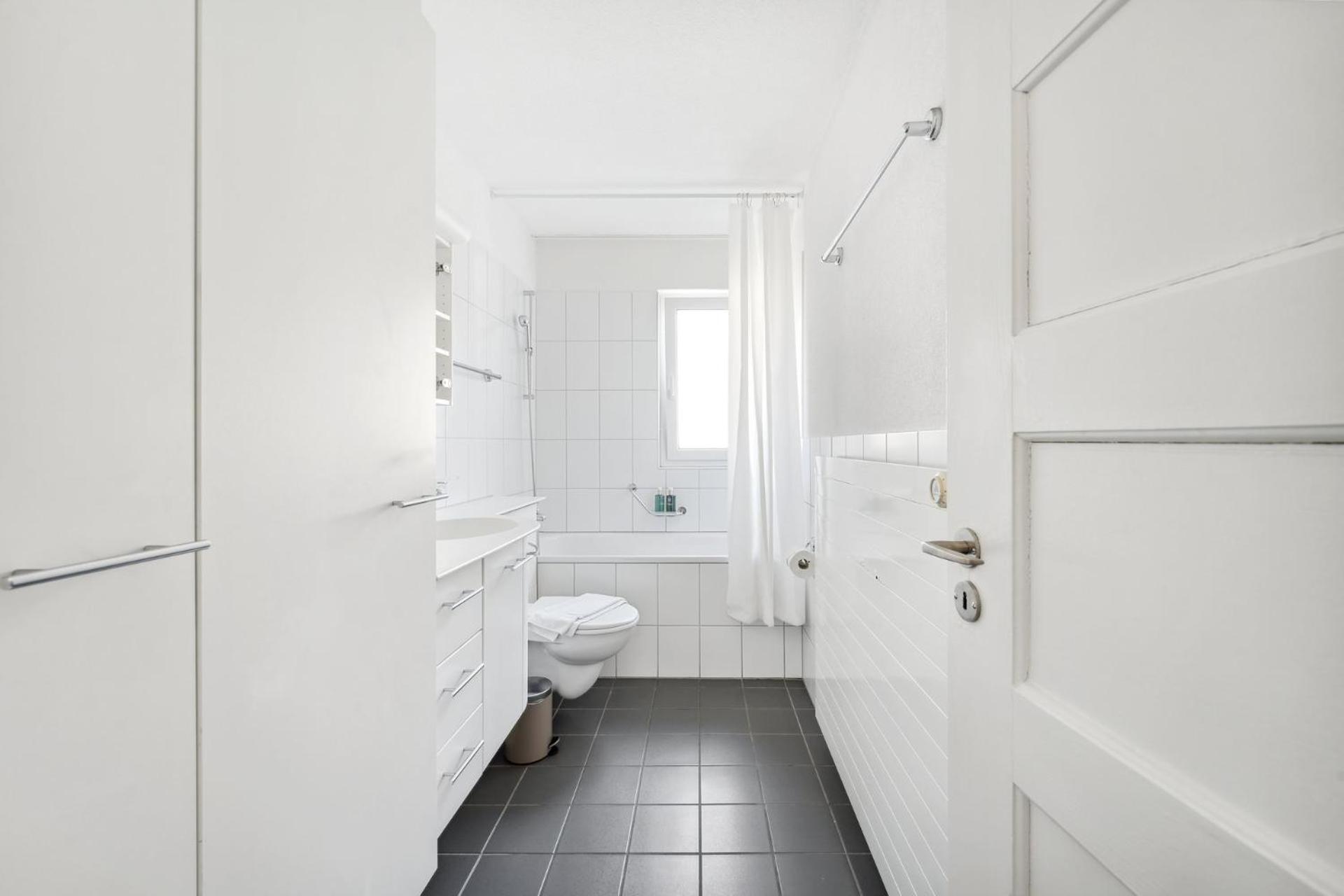 Comfortable stay in Oerlikon 20 minutes away from Zurich Airport