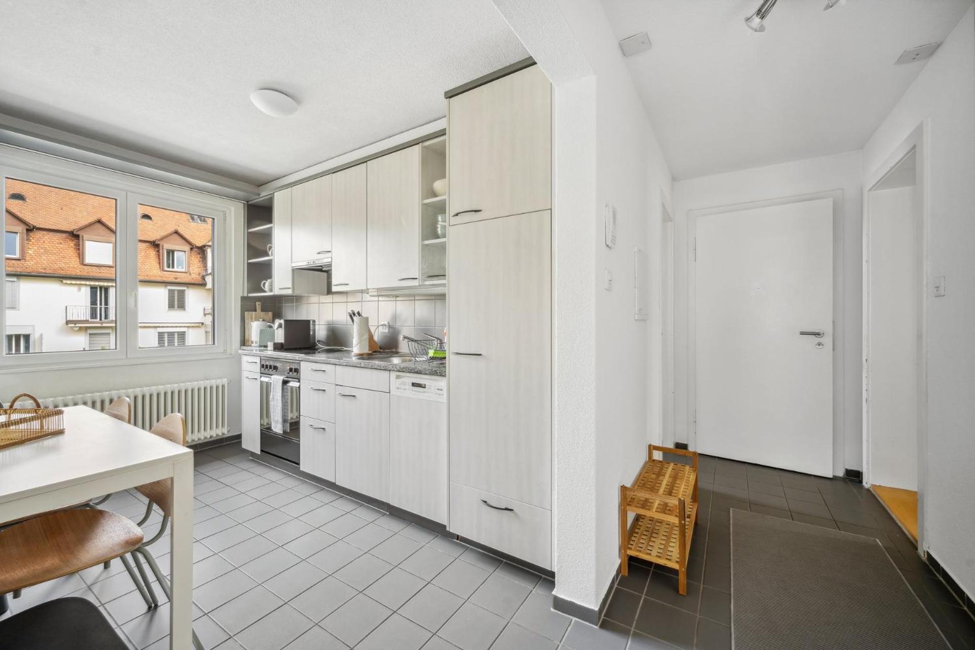 Comfortable stay in Oerlikon 20 minutes away from Zurich Airport