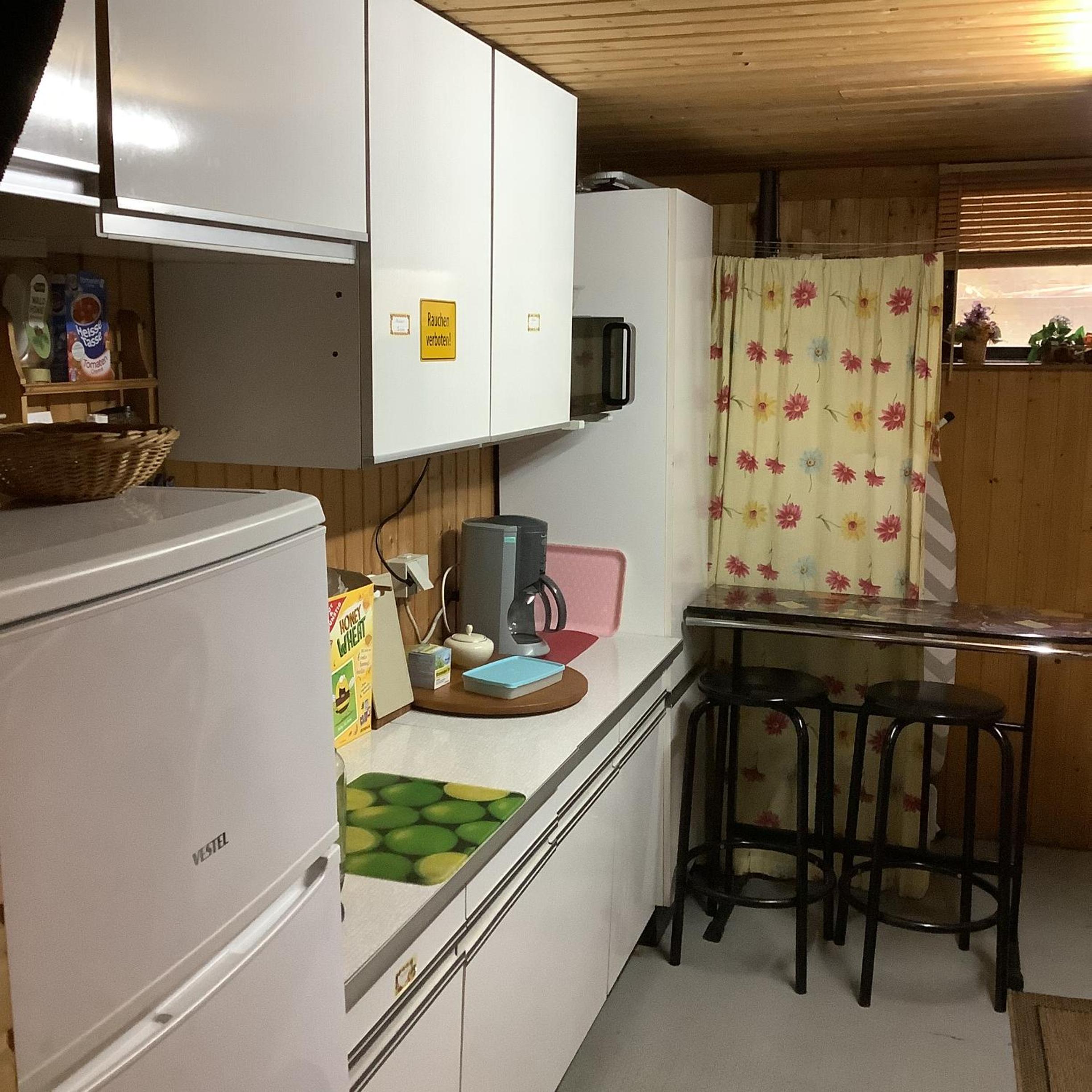 Schönes Doppelbettzimmer im Untergeschoss inkl Parkplatz nach Verfügbarkeit