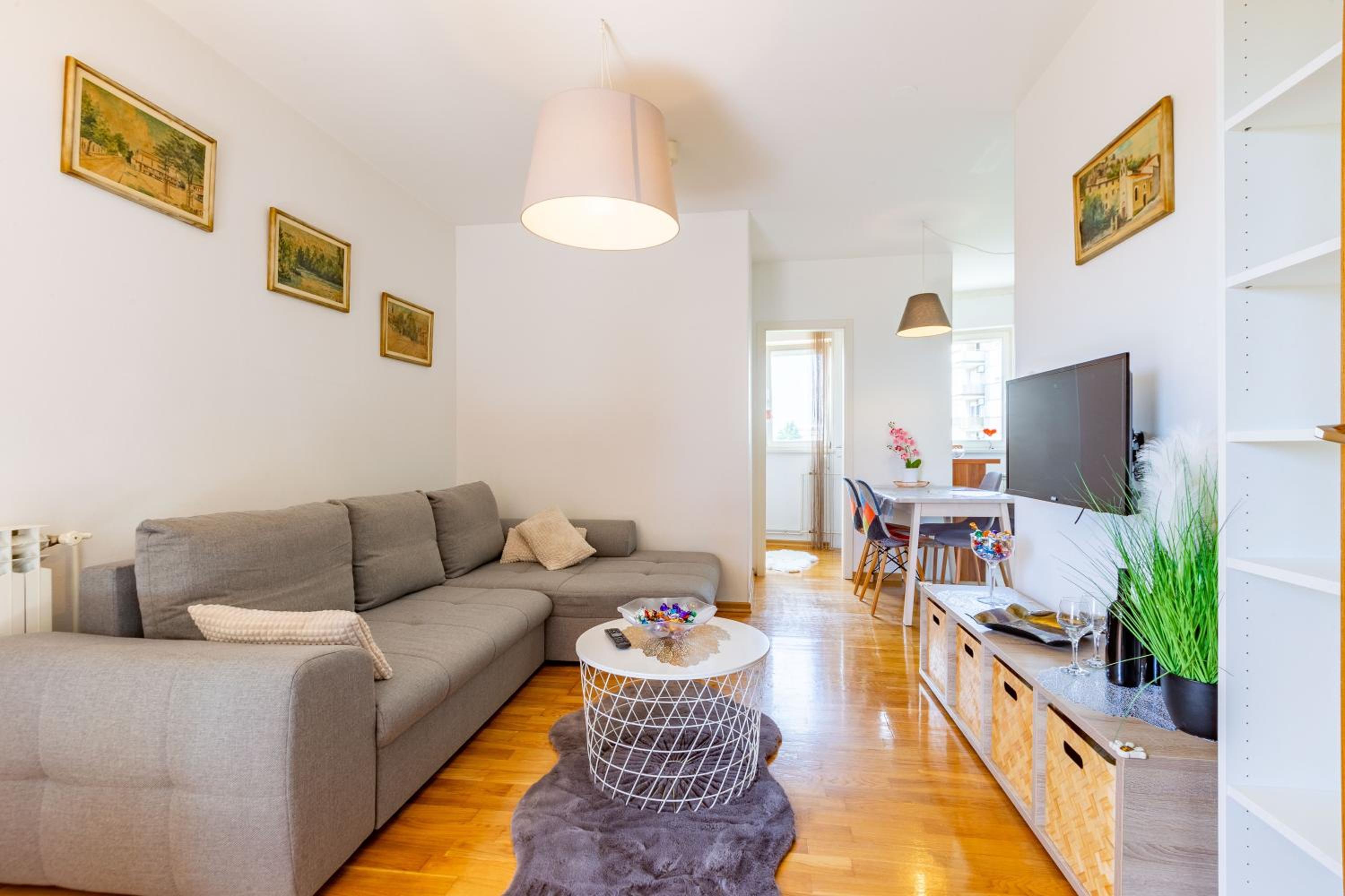 Dijana apartment 1 BDR with balcony view 2