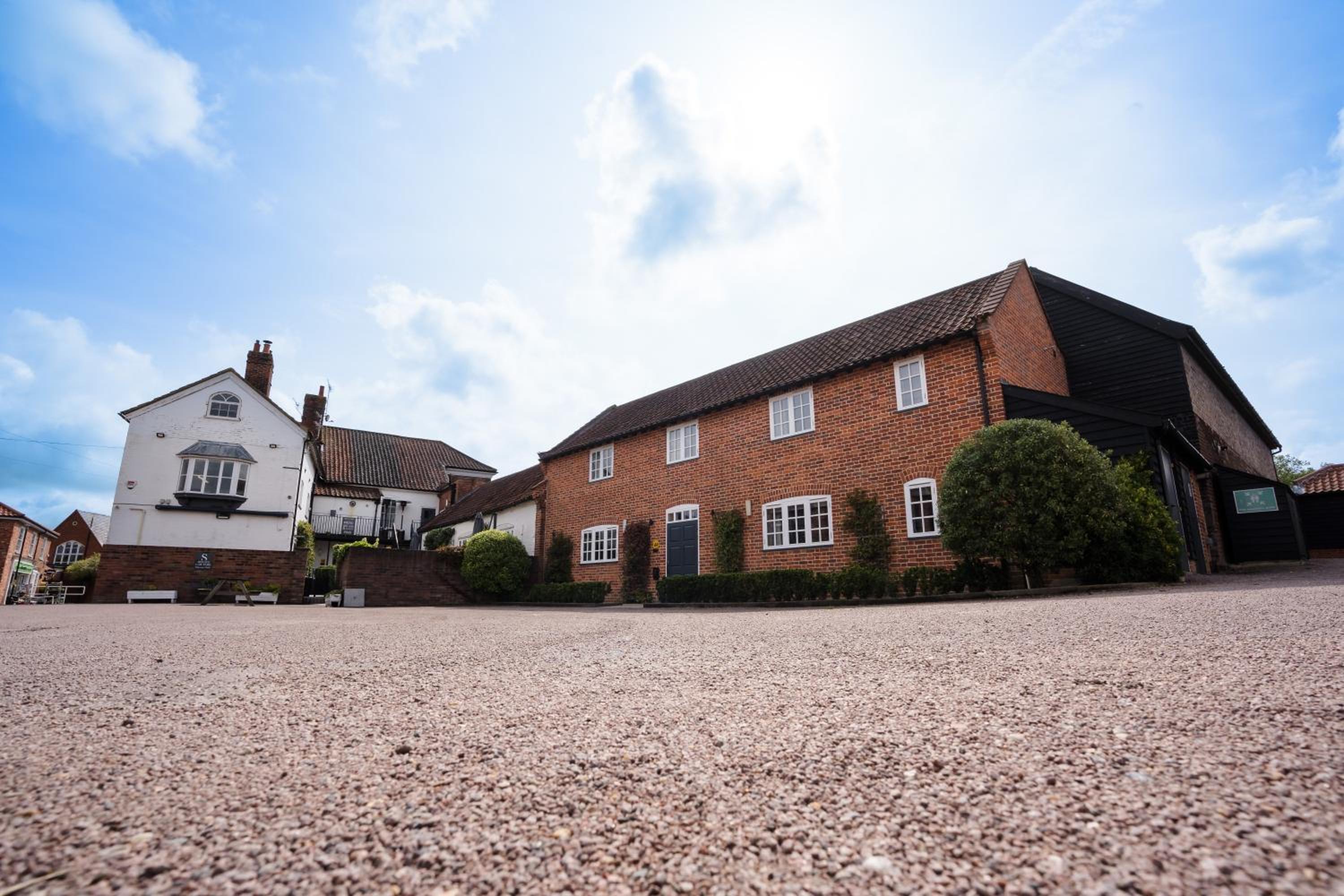 Hotel The Loddon Swan - Image 1