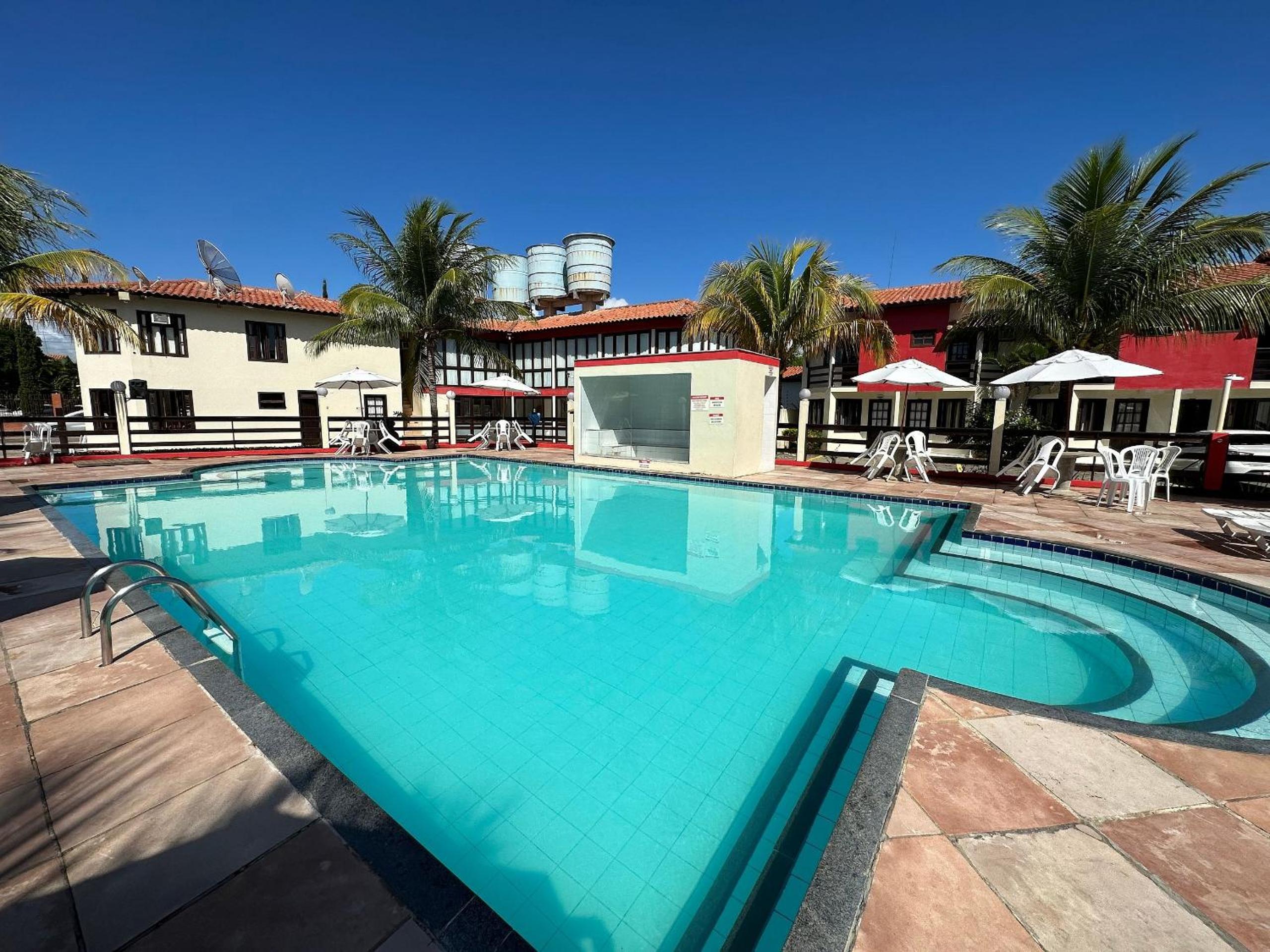 Casas no Residencial Mont Sinai com 2 ou 3 suítes (todas com ar), internet privativa 300MBPS a aproximadamento 250m da Praia de Taperapuã, condomínio com p