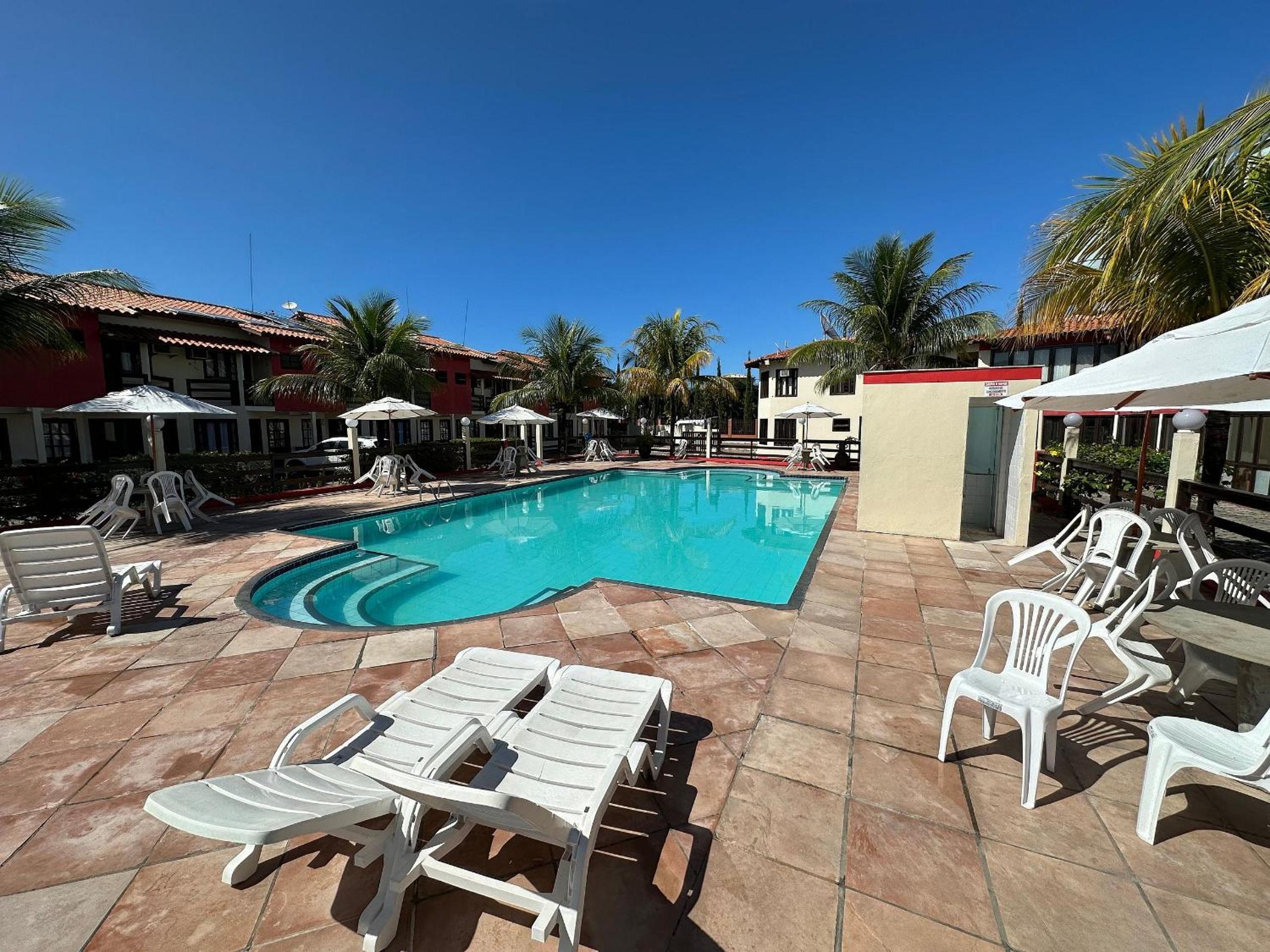 Casas no Residencial Mont Sinai com 2 ou 3 suítes (todas com ar), internet privativa 300MBPS a aproximadamento 250m da Praia de Taperapuã, condomínio com p
