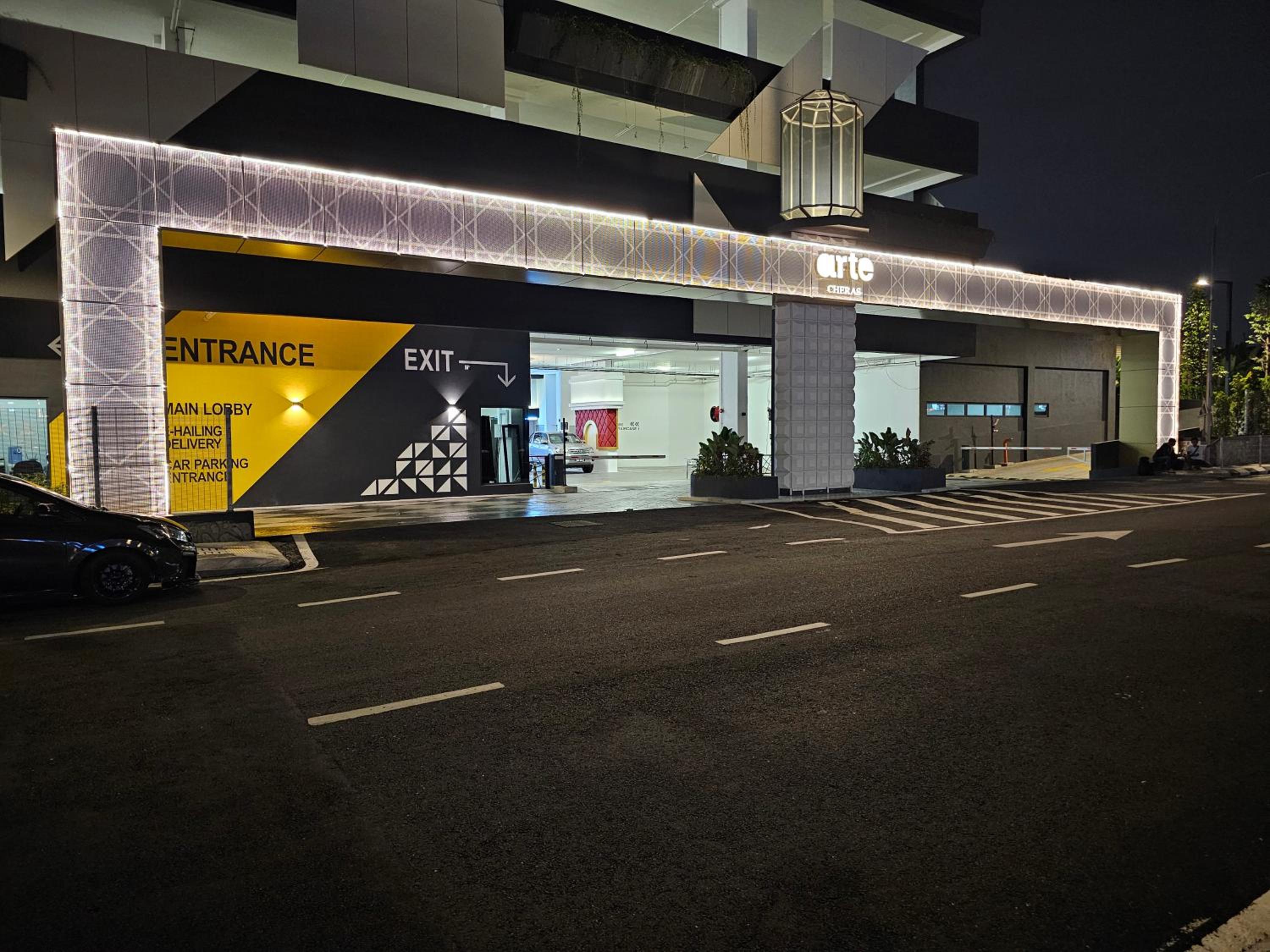 Arte Cheras The Premium Suites by iLuxHome