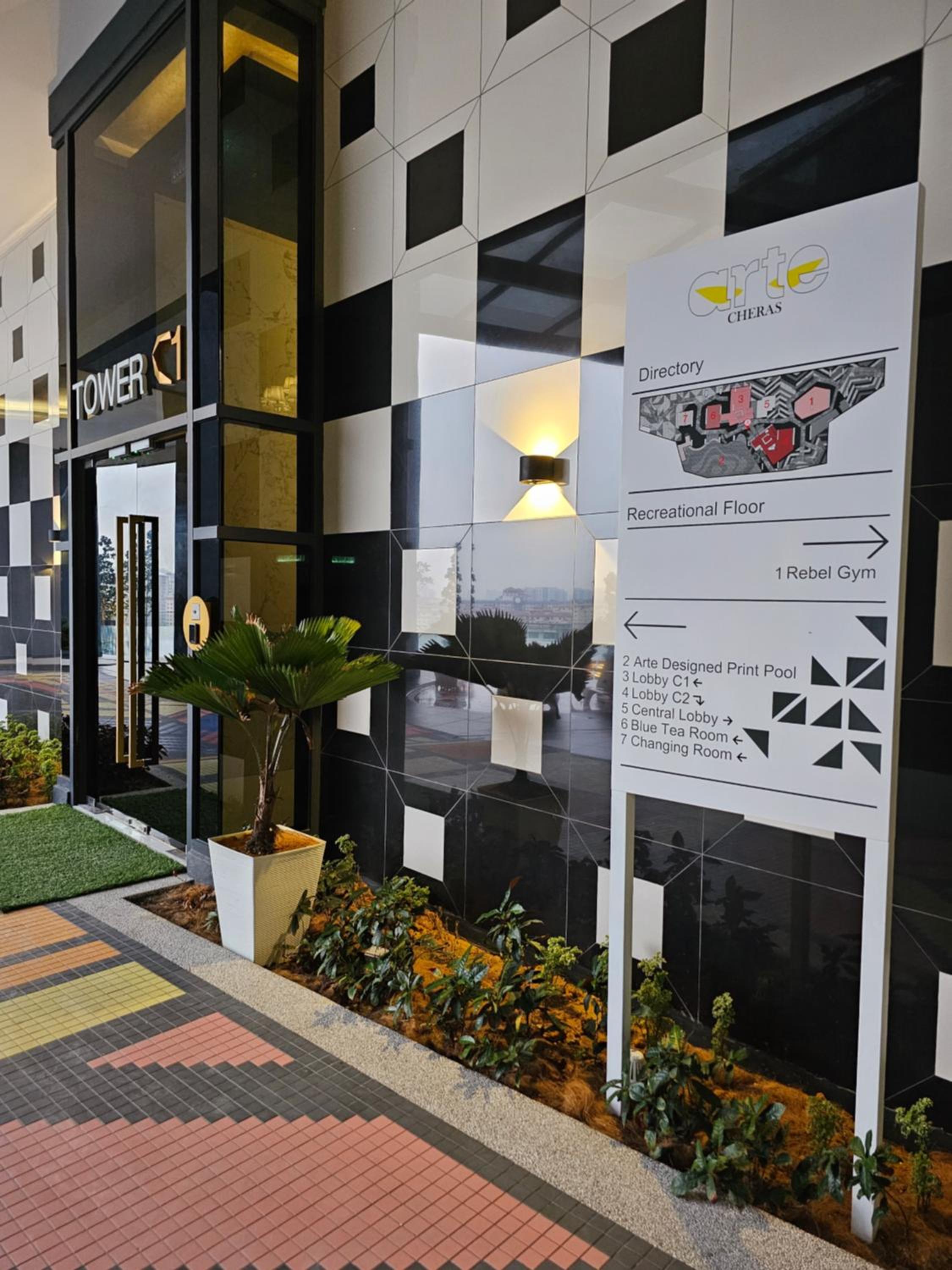 Arte Cheras The Premium Suites by iLuxHome