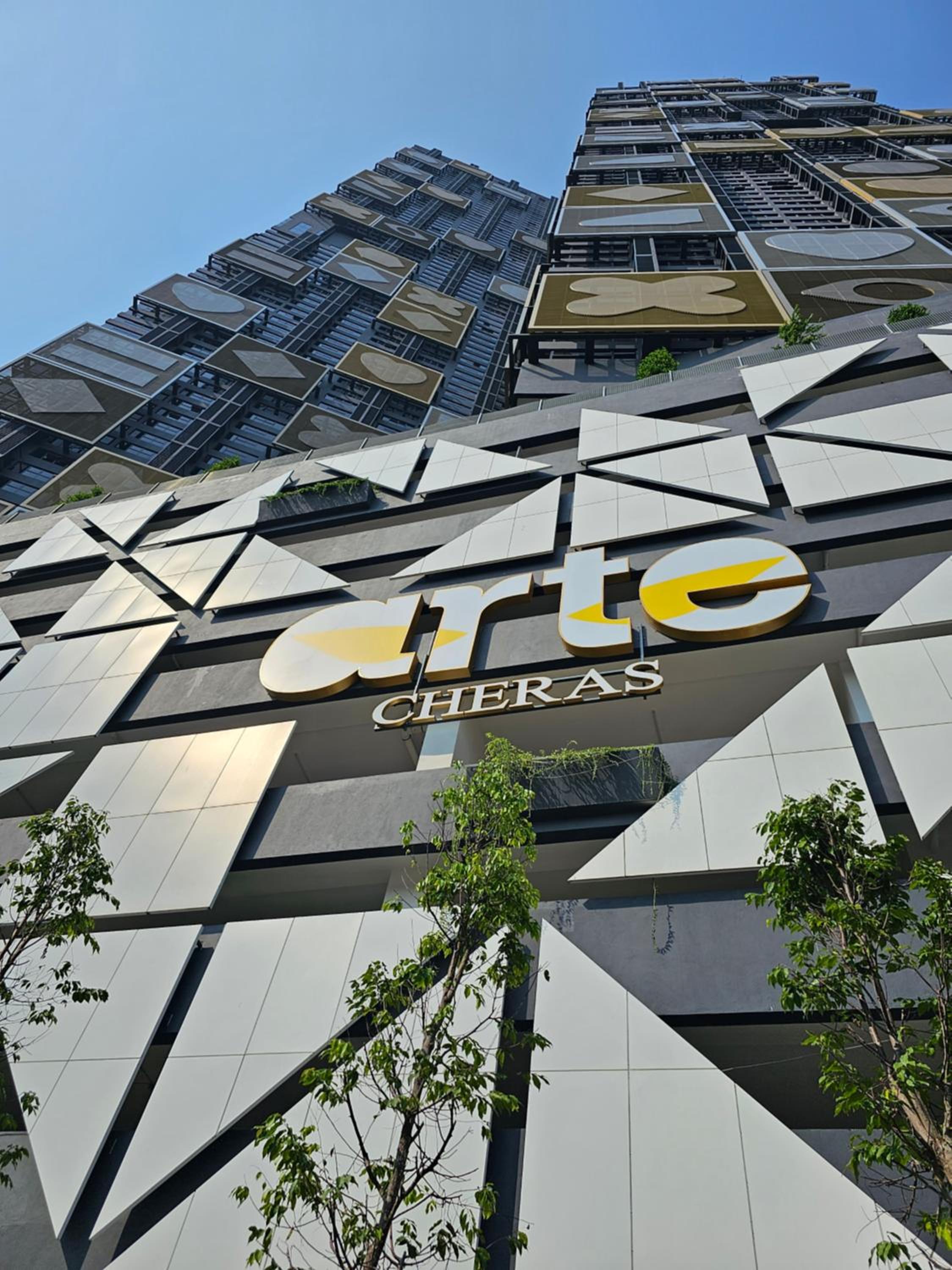 Arte Cheras The Premium Suites by iLuxHome