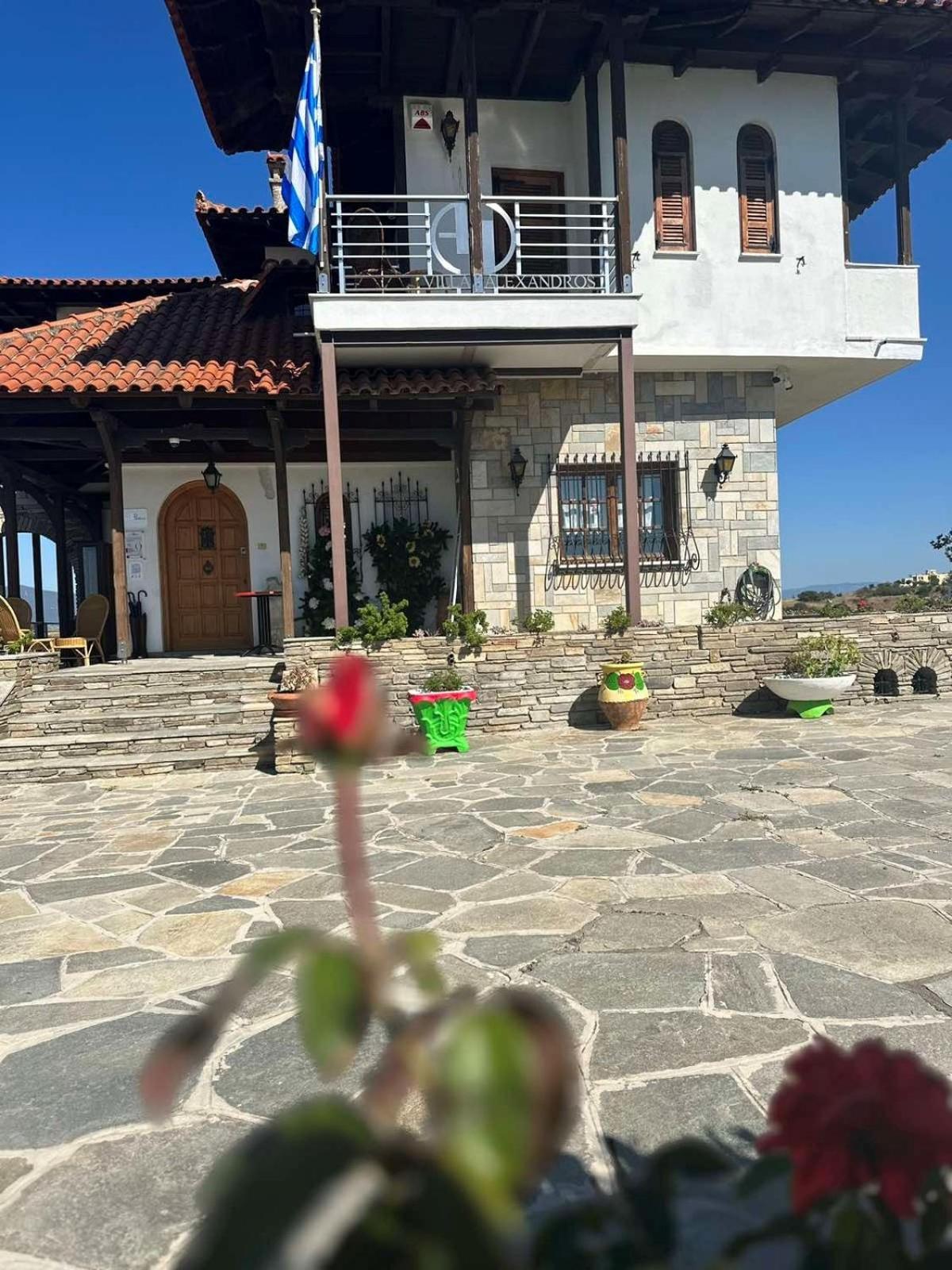 Archontiko Alexandros Luxury Suites view 3