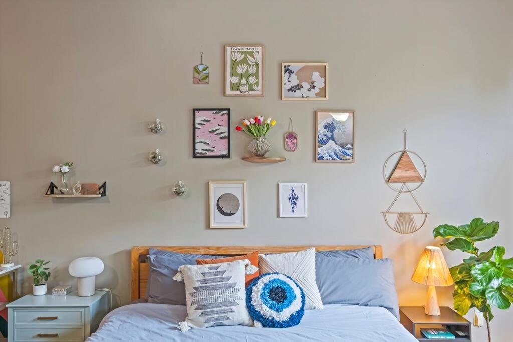 Fun & Eccentric + Uptown + Getaway + King Studio view 3