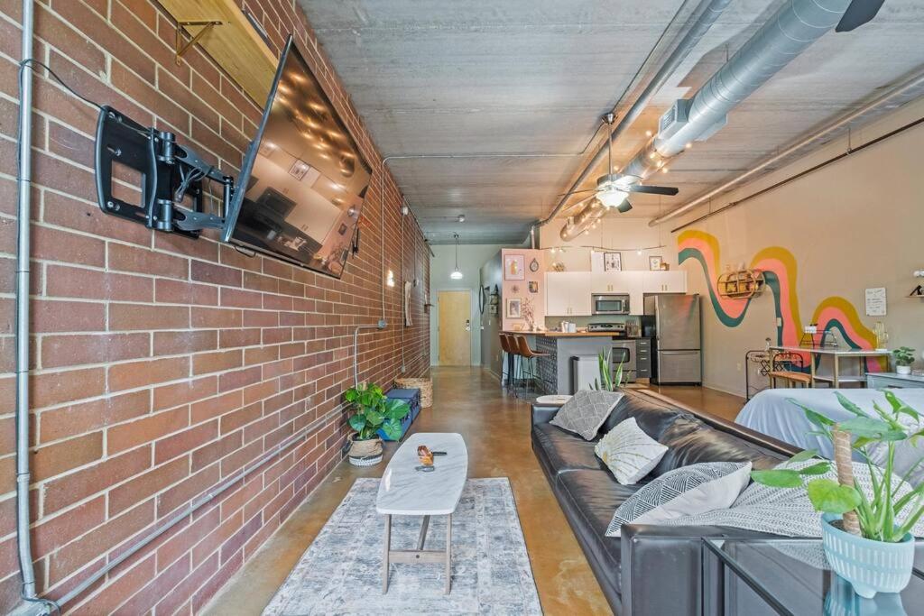 Fun & Eccentric + Uptown + Getaway + King Studio view 5