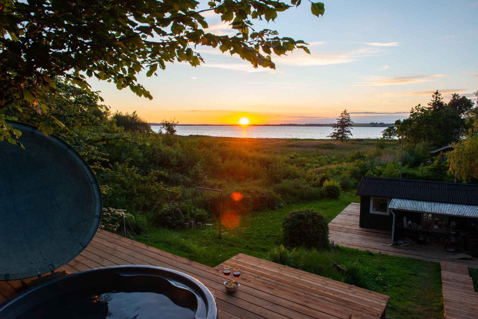 Lovely Cottage With Wilderness Bath And View