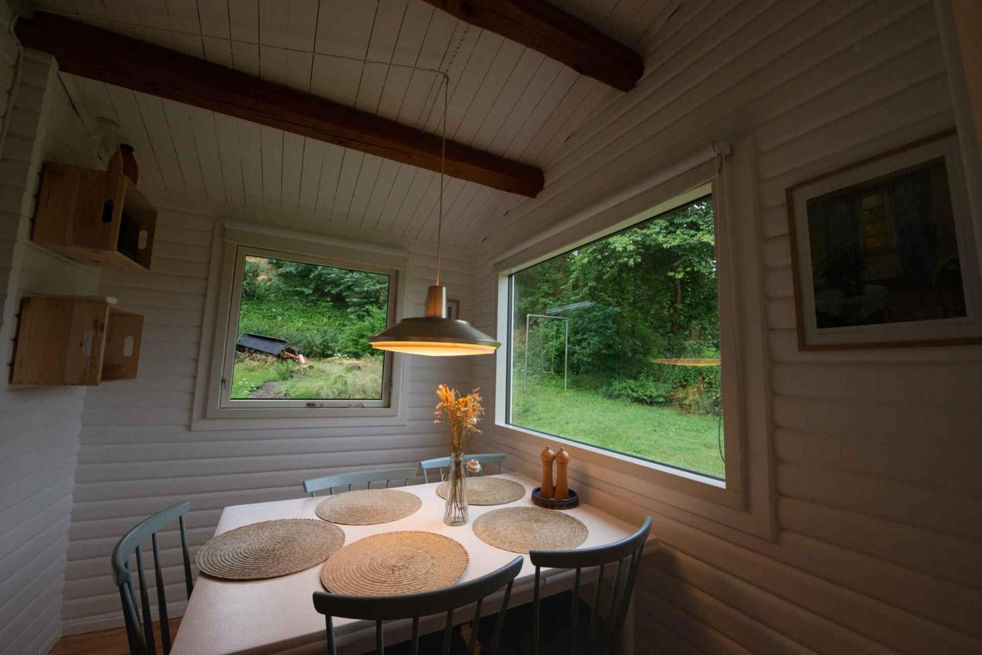 Lovely Cottage With Wilderness Bath And View