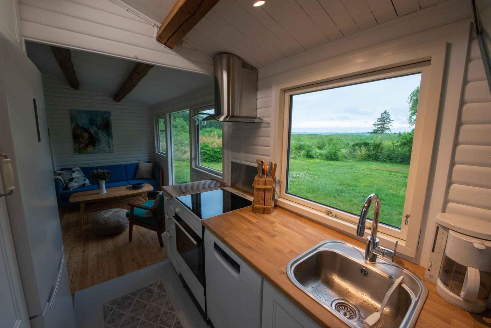 Lovely Cottage With Wilderness Bath And View