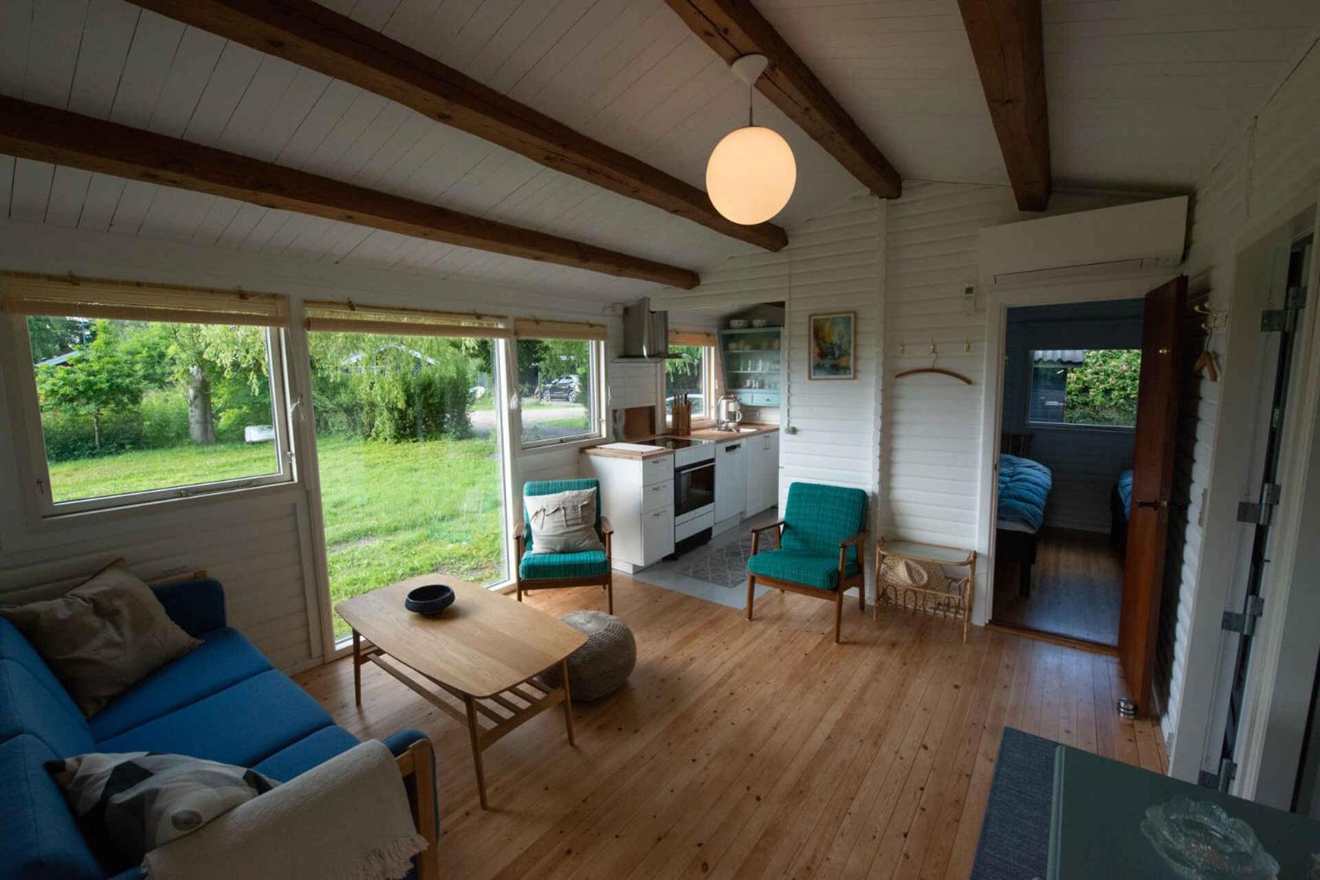 Lovely Cottage With Wilderness Bath And View