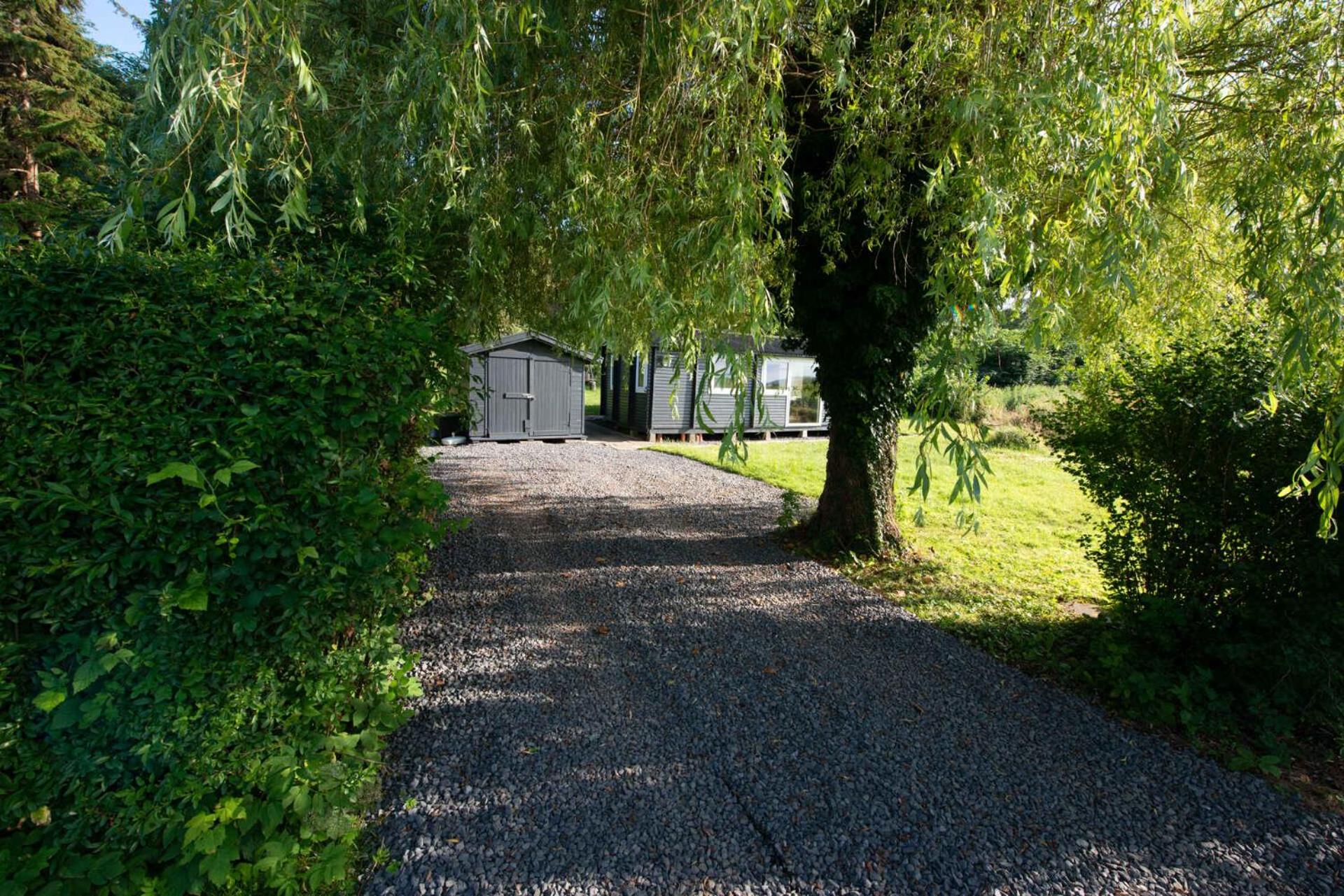 Lovely Cottage With Wilderness Bath And View