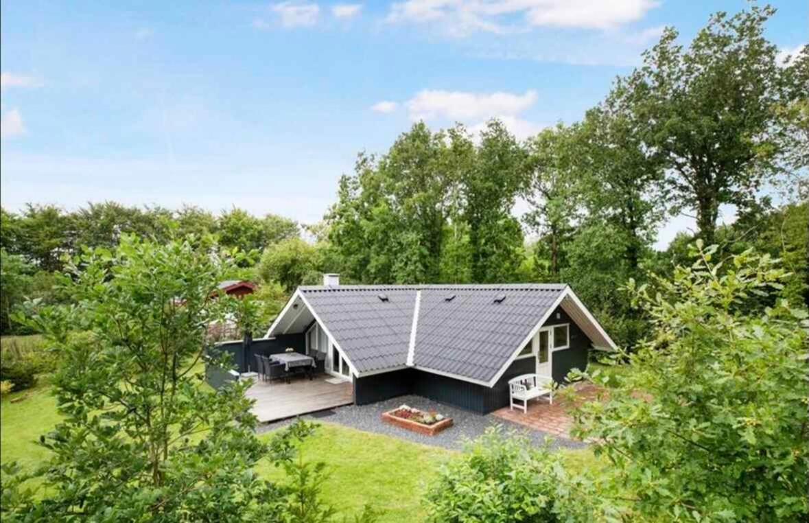 Vacation House In Arrild Ferieby