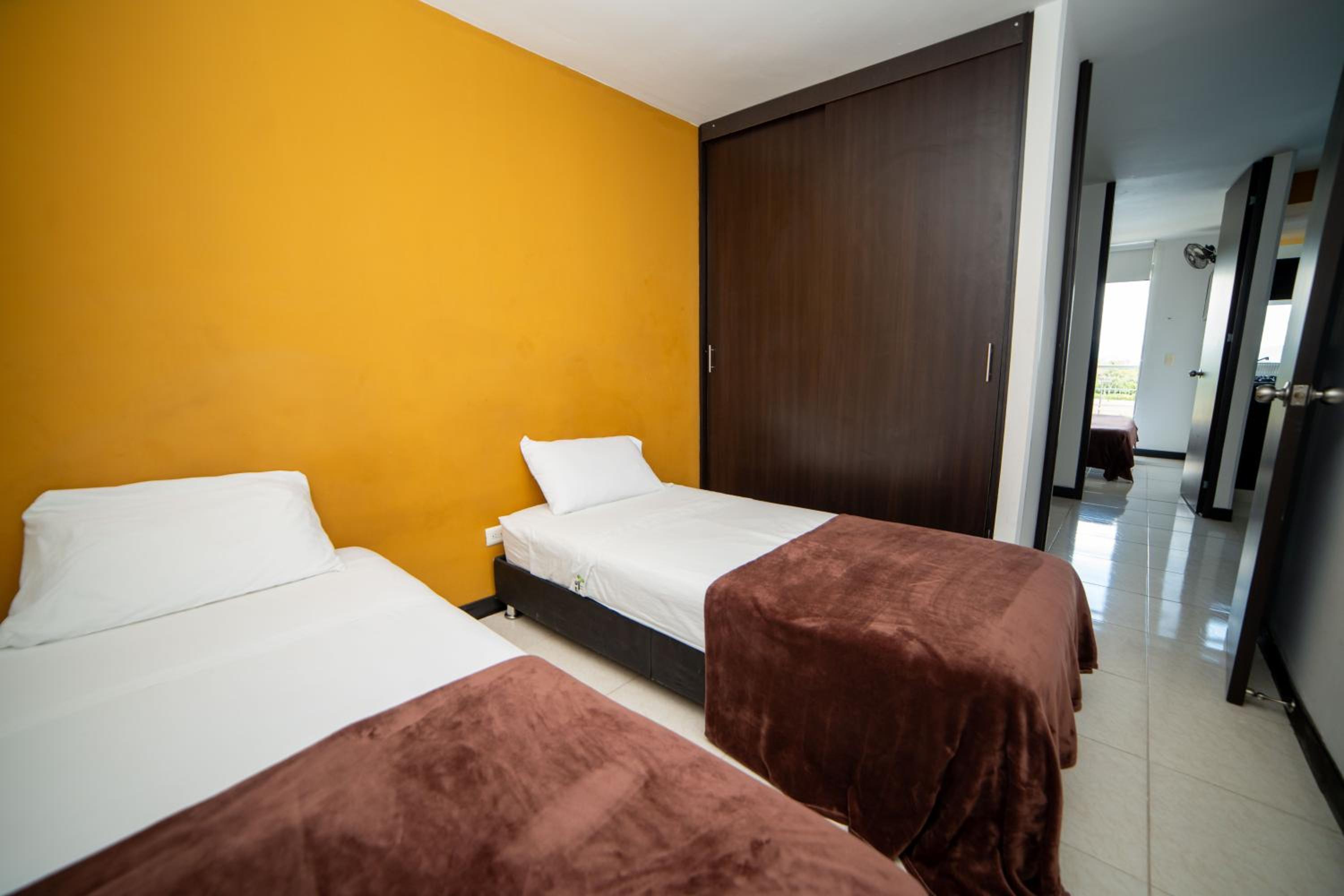 Parque del Cafe Apartamento! Piscinas, Parqueadero, WiFi, Netflix.
