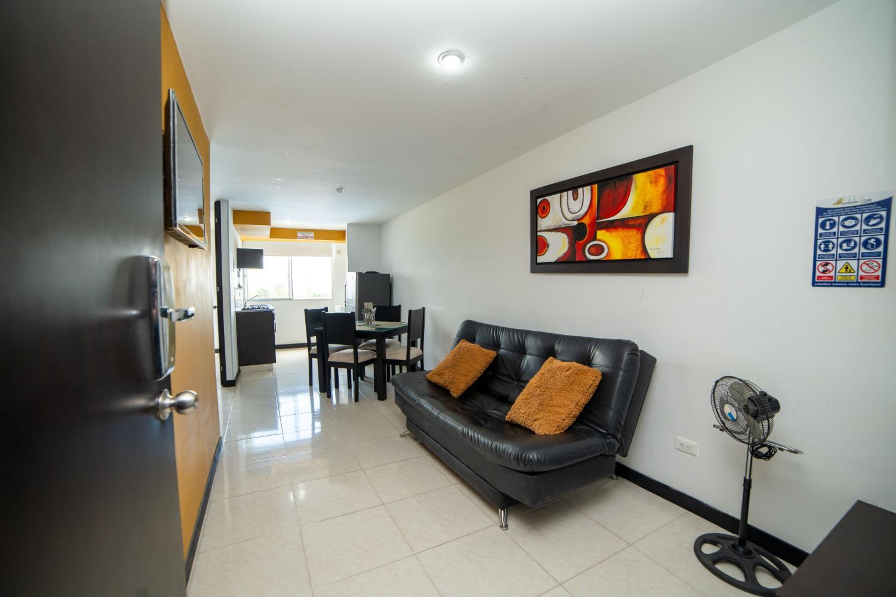 Parque del Cafe Apartamento! Piscinas, Parqueadero, WiFi, Netflix.