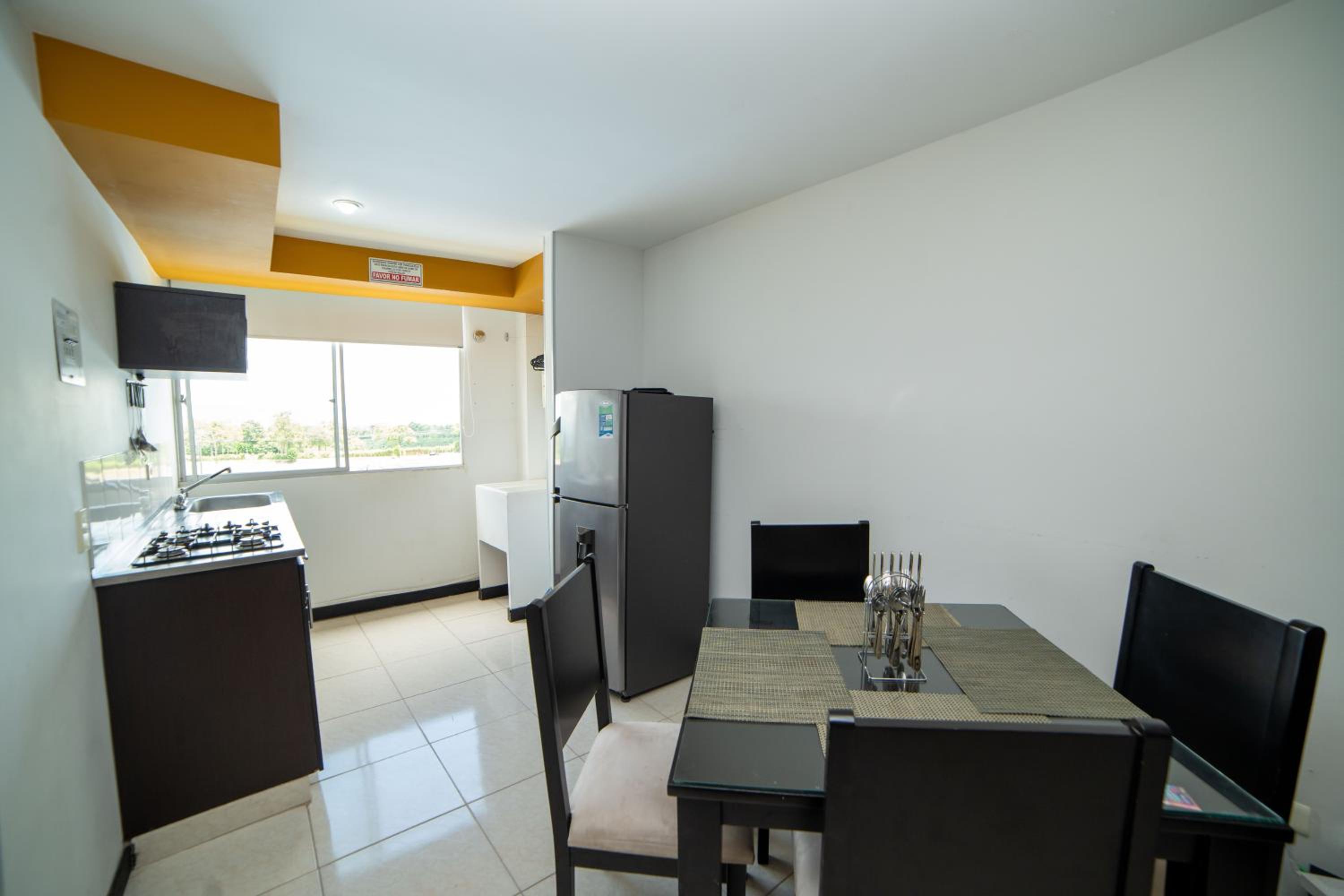 Parque del Cafe Apartamento! Piscinas, Parqueadero, WiFi, Netflix.