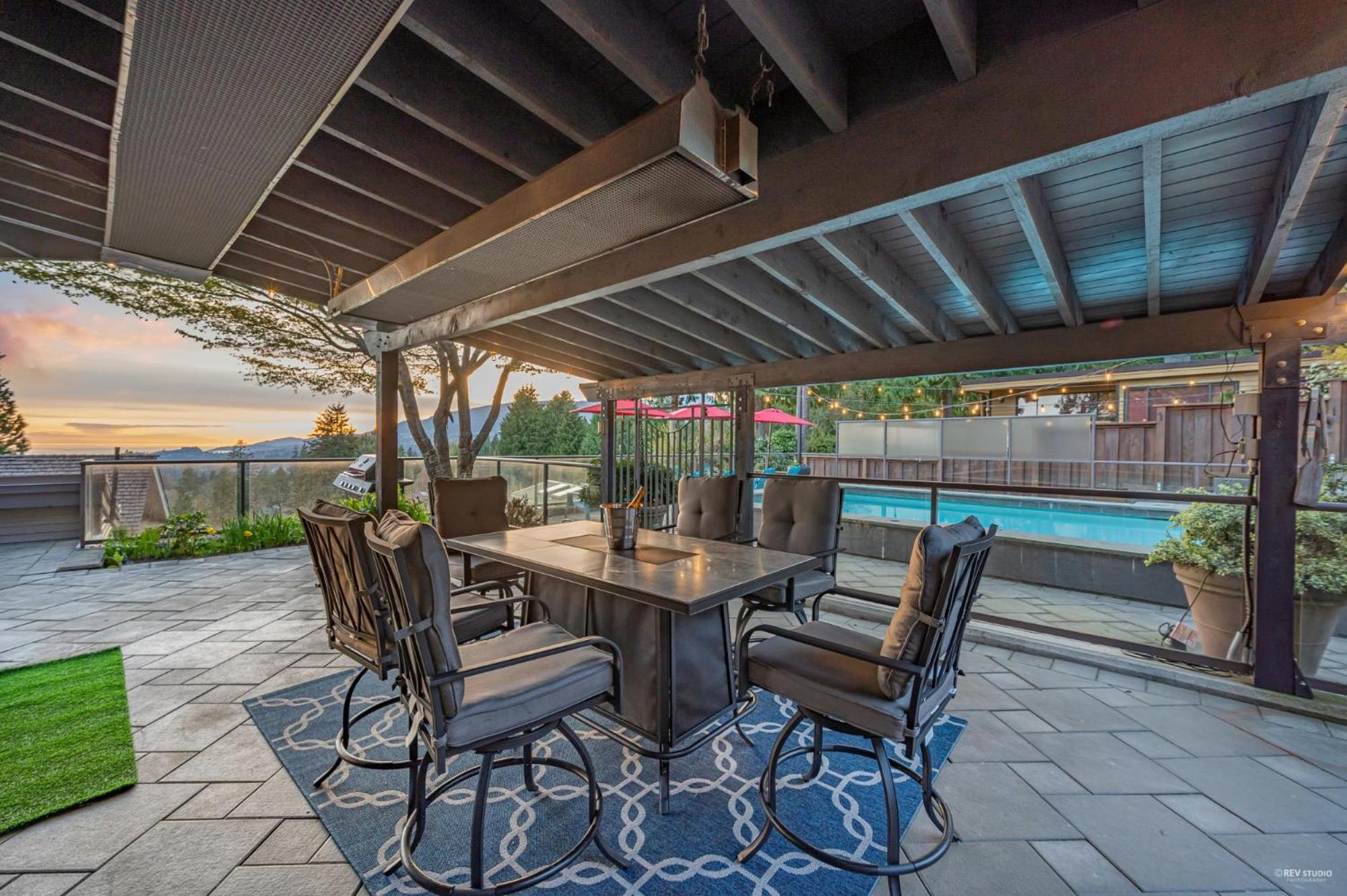 Private Bedroom, Bathroom, Shared Outdoor Pool, Hot Tub