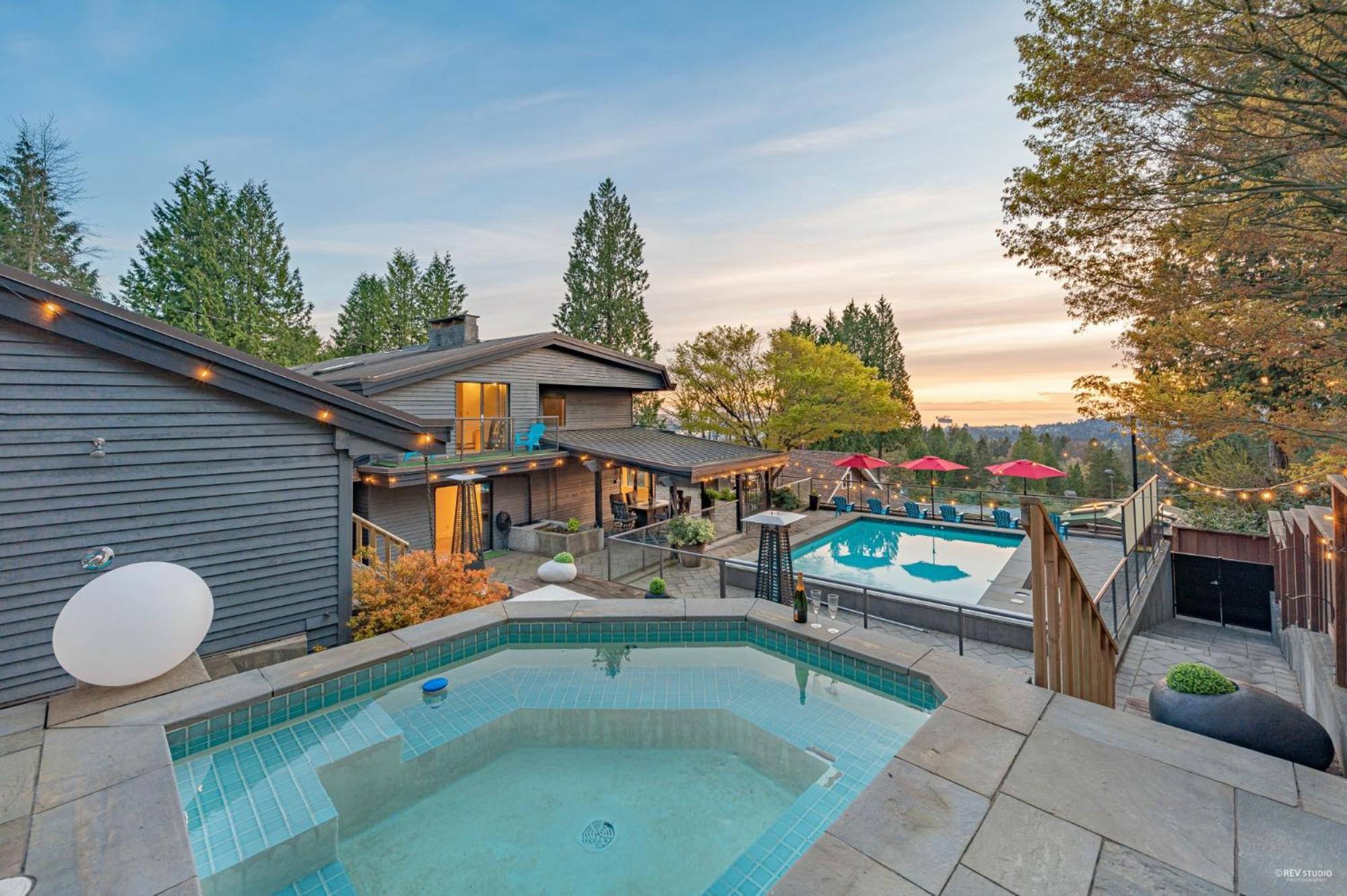Private Bedroom, Bathroom, Shared Outdoor Pool, Hot Tub