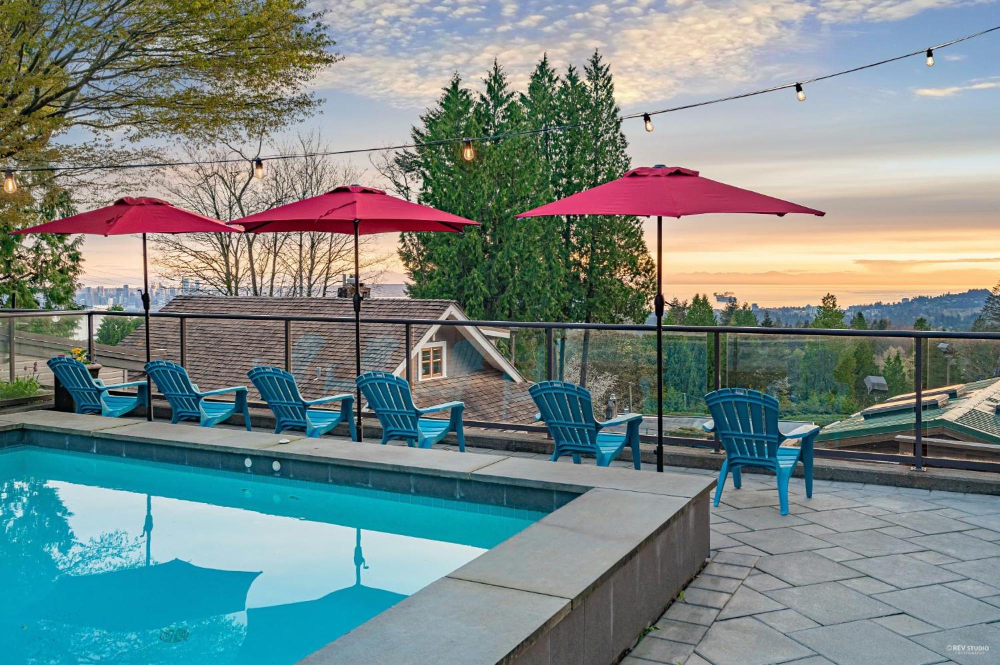 Private Bedroom, Bathroom, Shared Outdoor Pool, Hot Tub