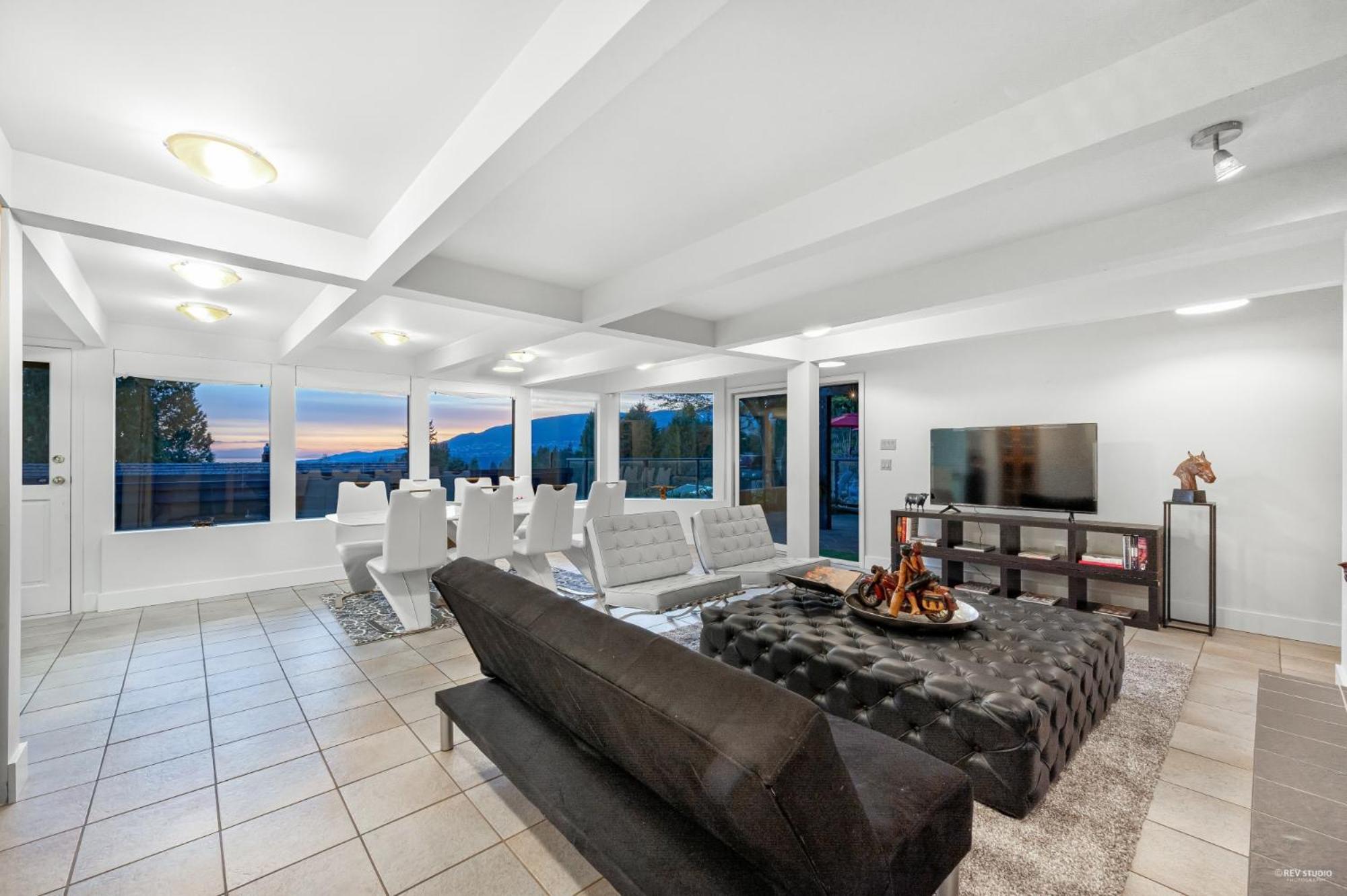 Private Bedroom, Bathroom, Shared Outdoor Pool, Hot Tub