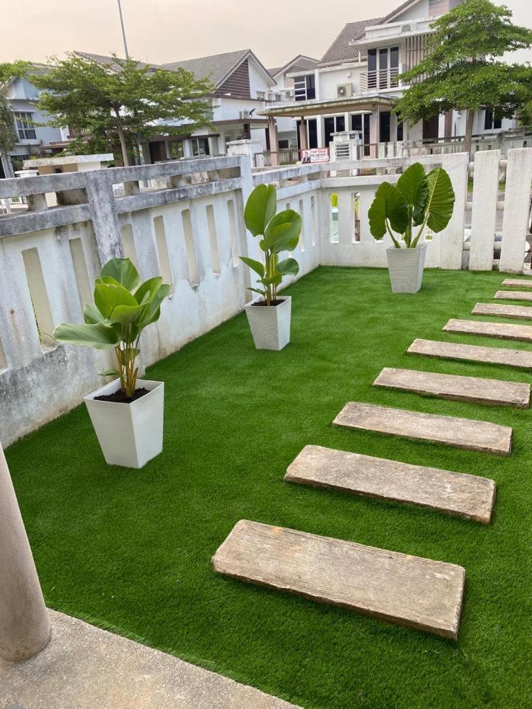 Mysha KLIA F1 Homestay with pool,WiFi , Netflix photo 6