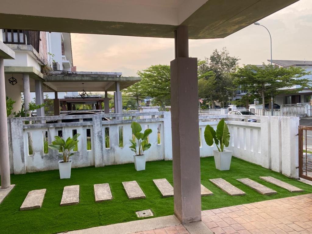 Mysha KLIA F1 Homestay with pool,WiFi , Netflix photo 3