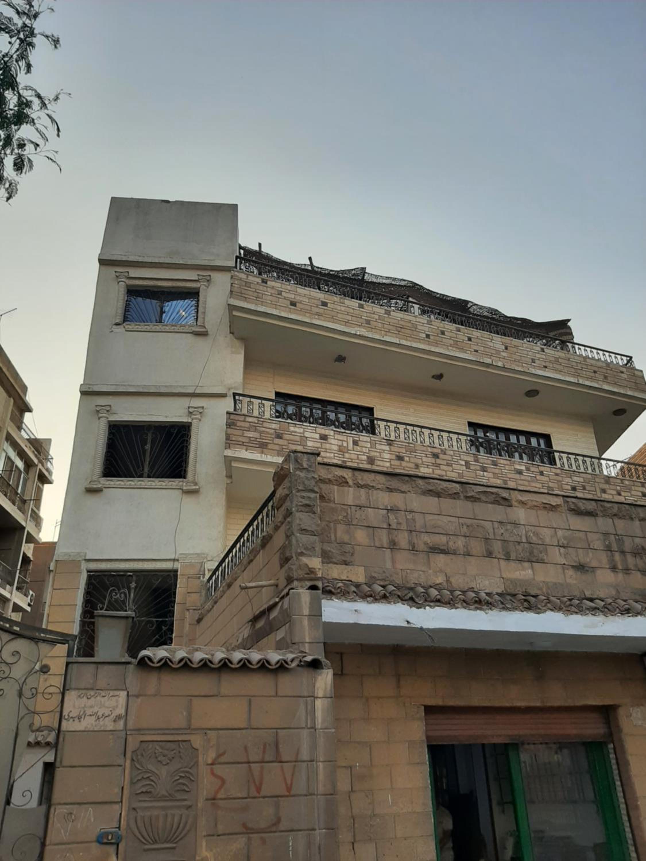 Store pyrmids view