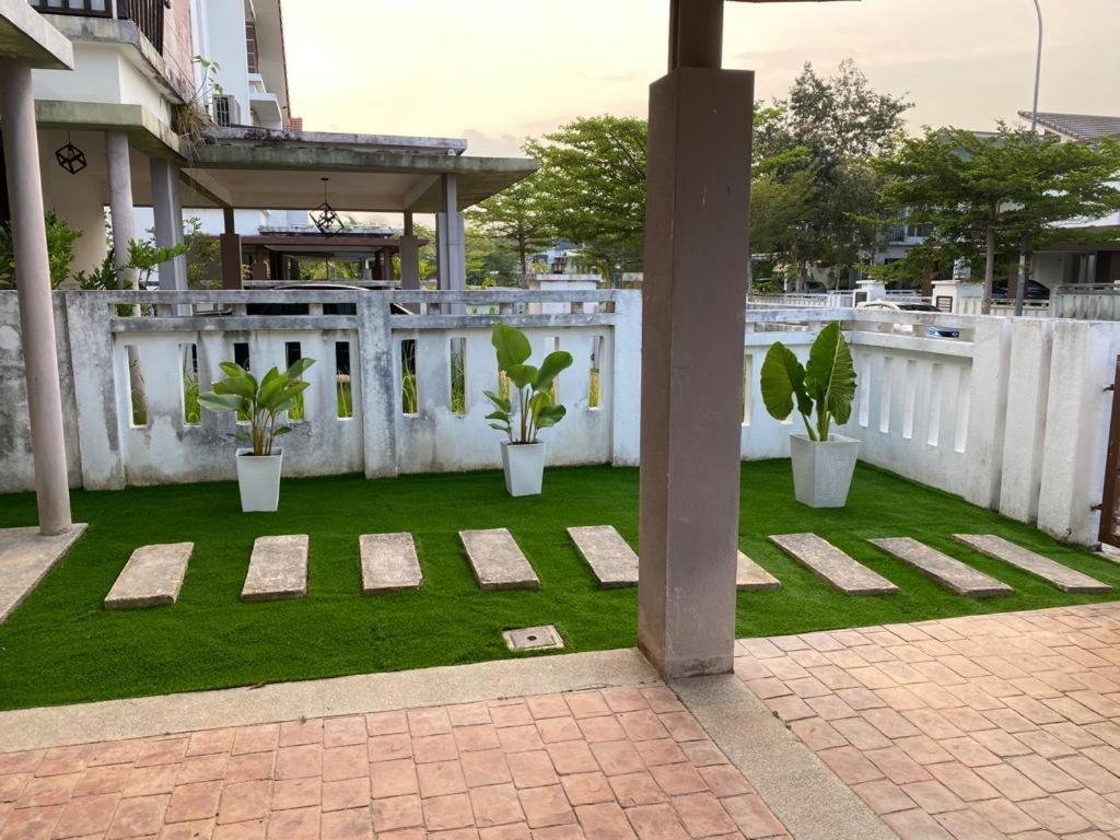 Mysha KLIA F1 Homestay with pool,WiFi , Netflix photo 7