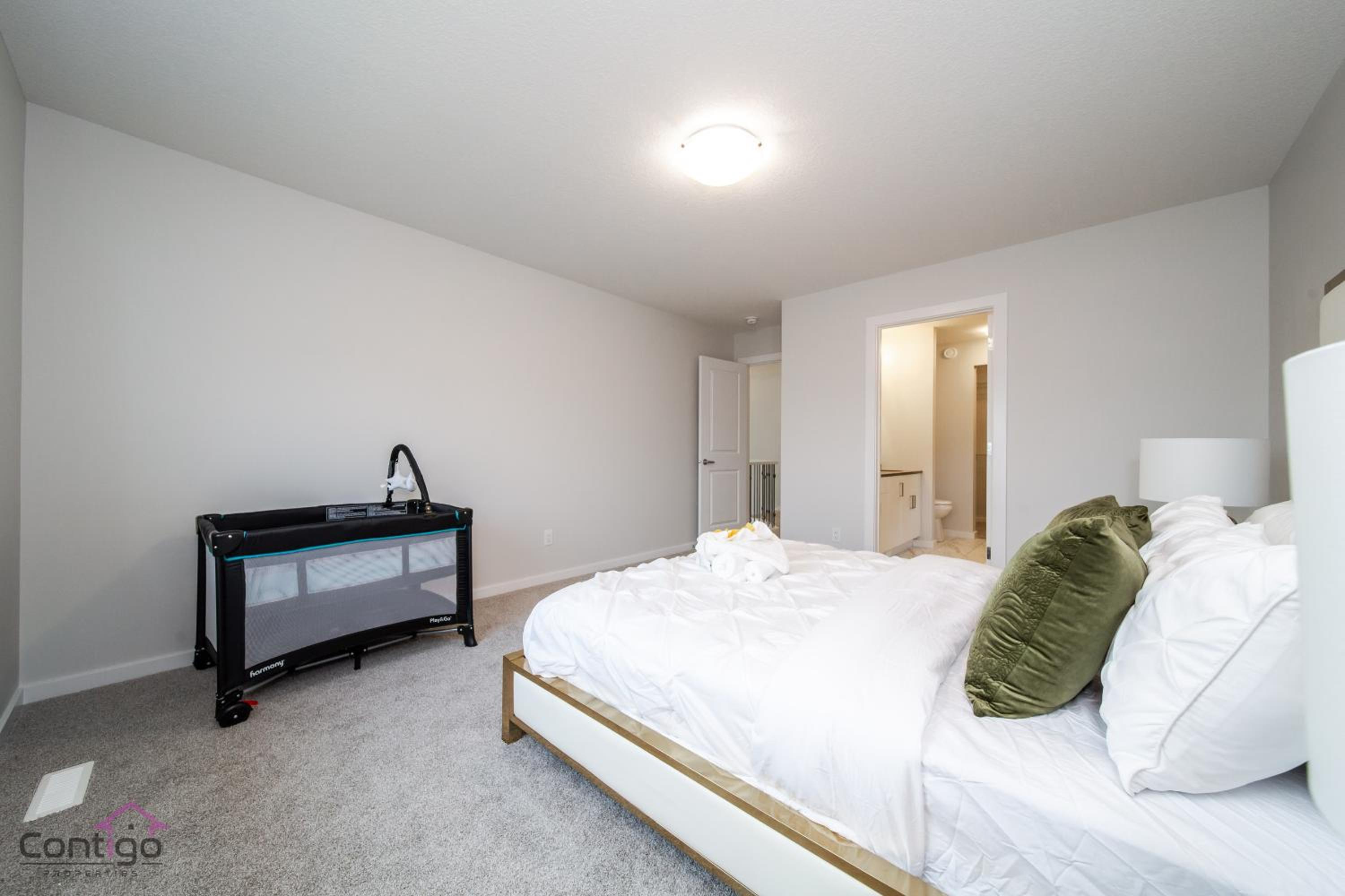 Orchards Retreat, AC, Family Friendly, Sleeps 10, NearAirprt