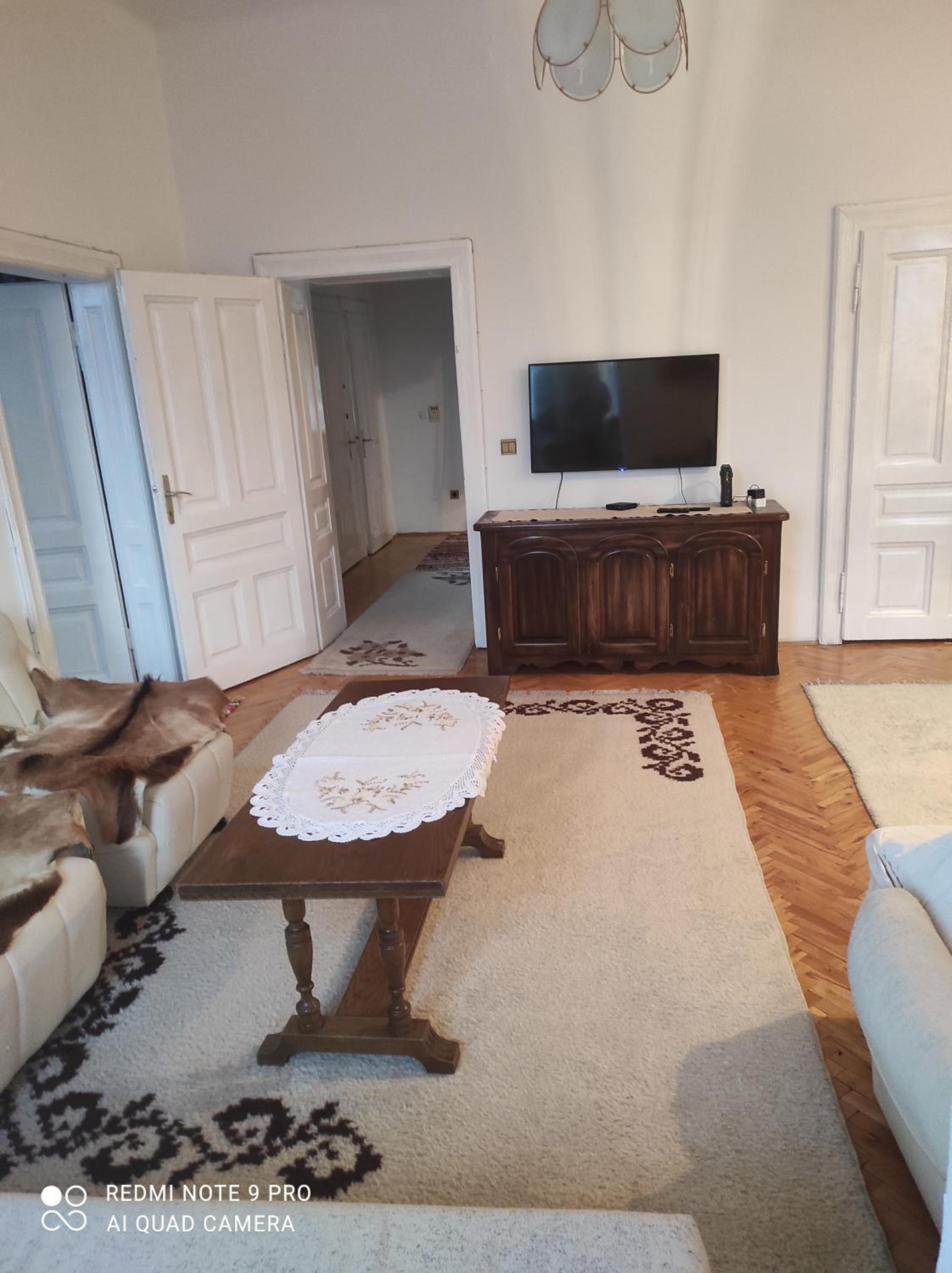 Issy Apartment