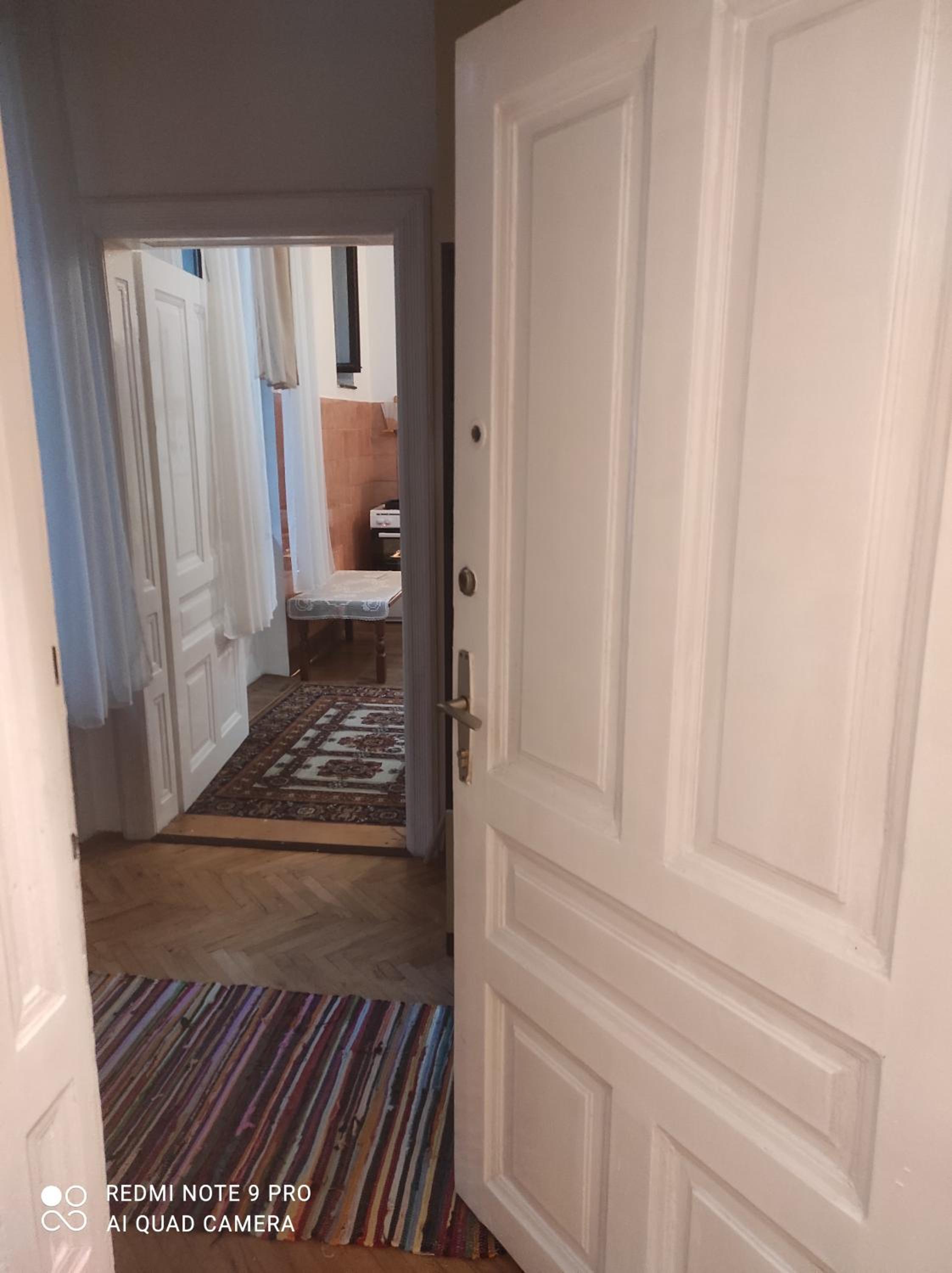 Issy Apartment